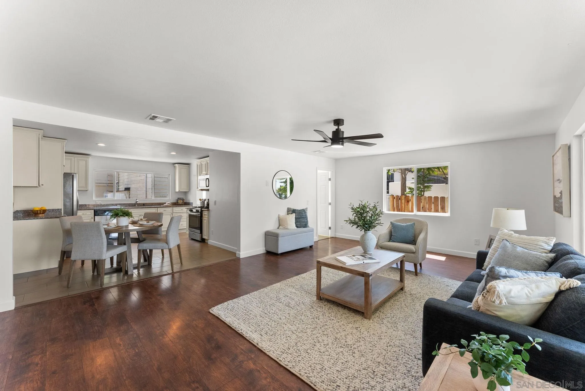 https://cdn.realtyfeed.com/cdn/127/260014367/d90d857fb591a7fc44e9caa22886a8f7.webp