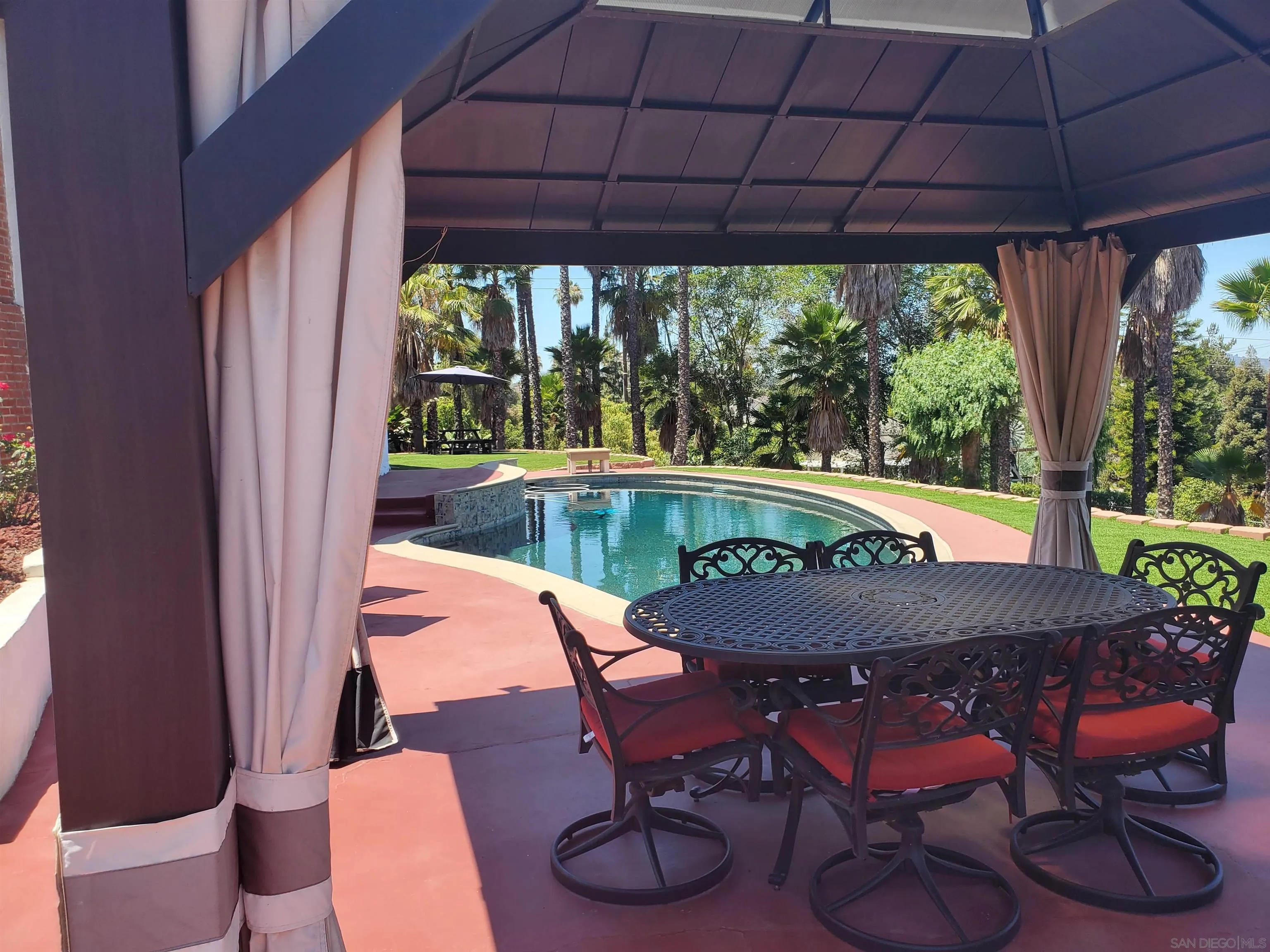 https://cdn.realtyfeed.com/cdn/127/260014371/1cc9bffb6363df8cbfdbb3a049dde07e.webp