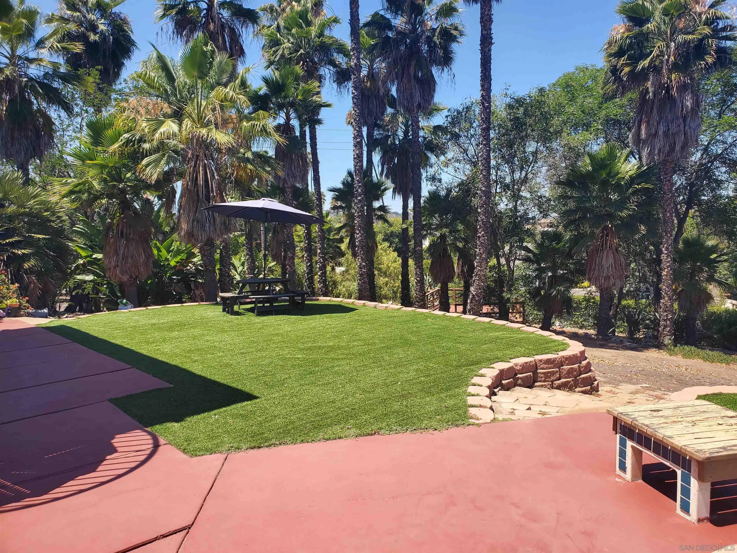 https://cdn.realtyfeed.com/cdn/127/260014371/8d0aefb9b2e145bf41e63c93f5295e7a.webp