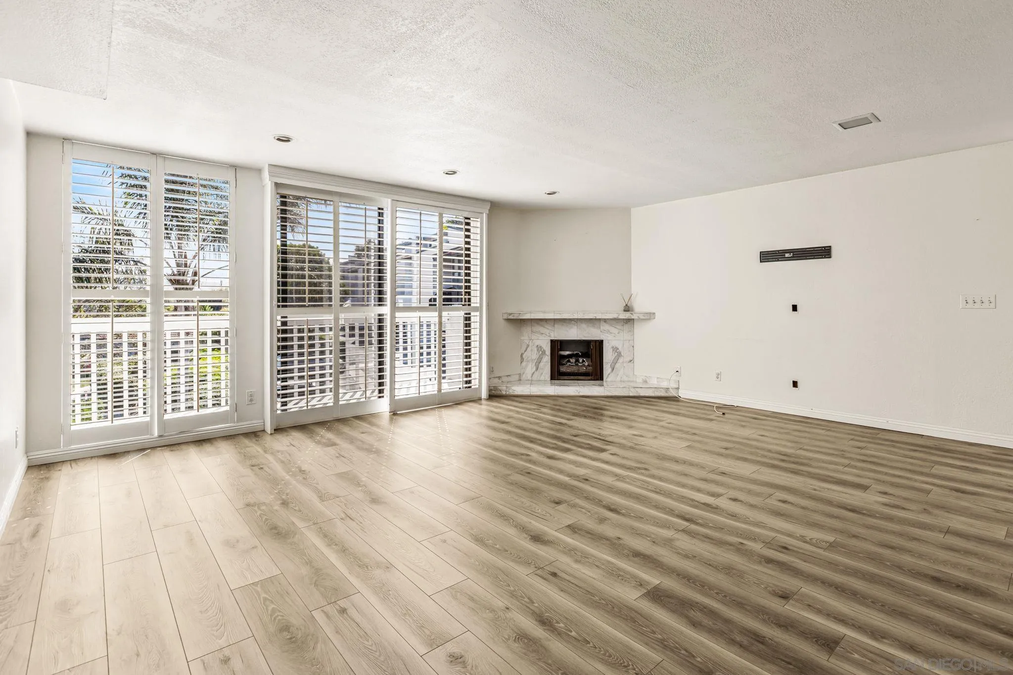https://cdn.realtyfeed.com/cdn/127/260014376/097fbfbabe8f68211b26c952323a5d59.webp