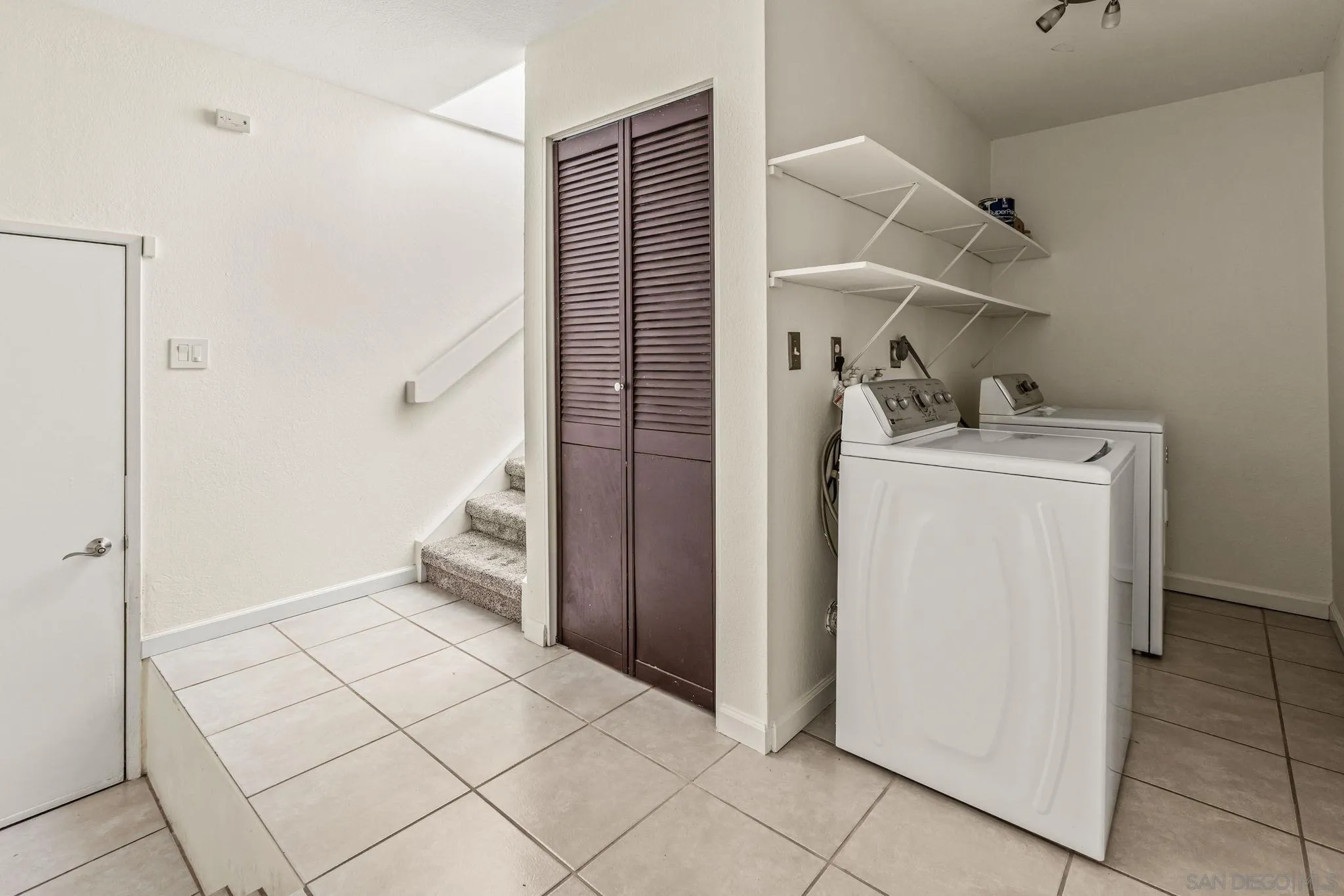 https://cdn.realtyfeed.com/cdn/127/260014376/3b2ec9bcaf54ec2b43adef3934089c12.webp