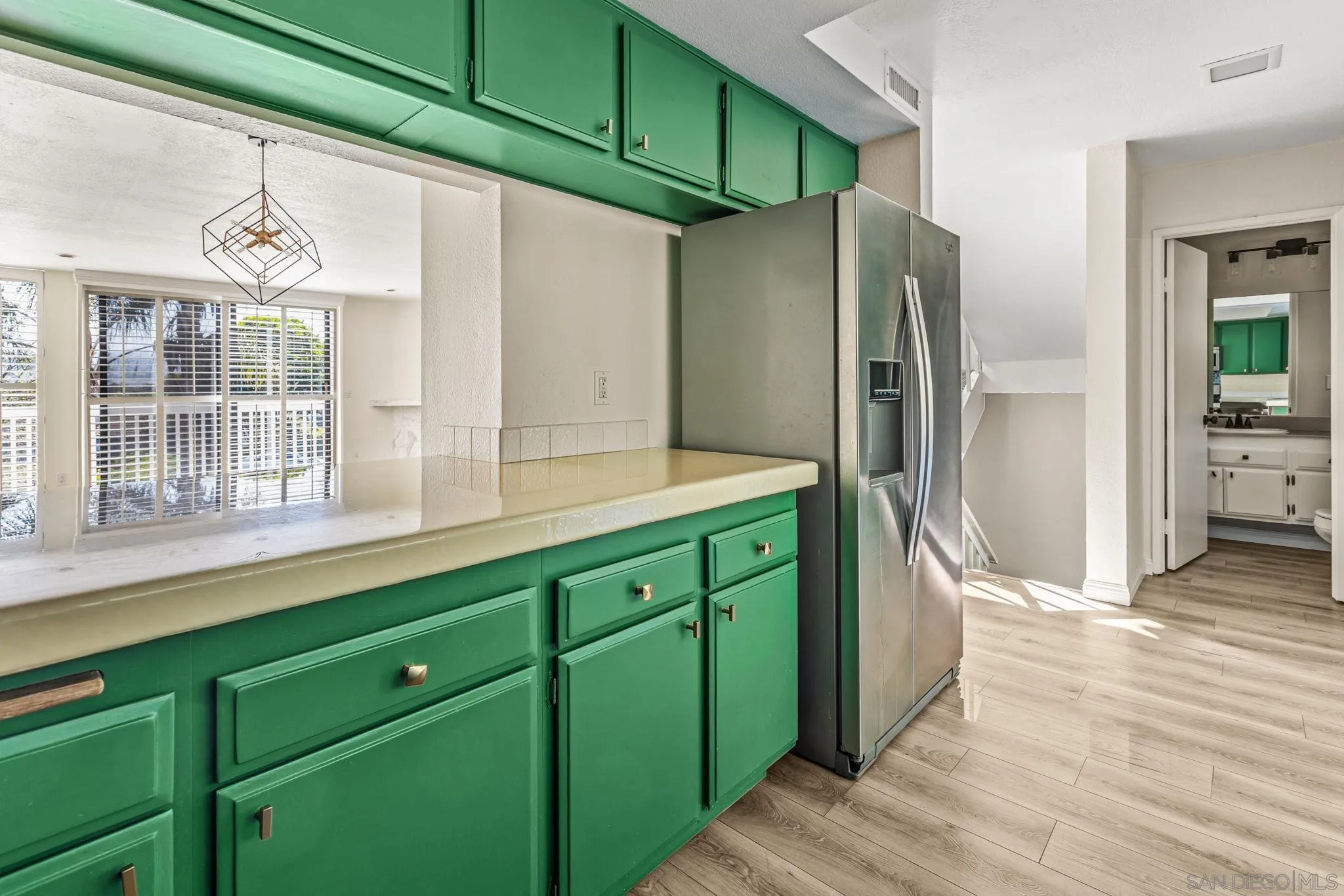 https://cdn.realtyfeed.com/cdn/127/260014376/9d7136687d0057038a3604ecbad9da1e.webp