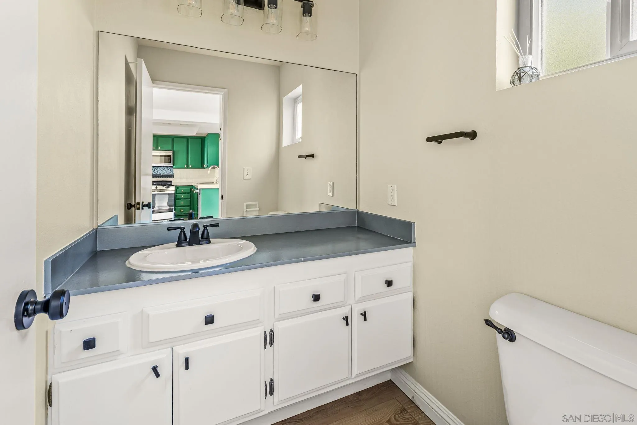https://cdn.realtyfeed.com/cdn/127/260014376/b13dd917d51e08363c192119bf07ccf7.webp
