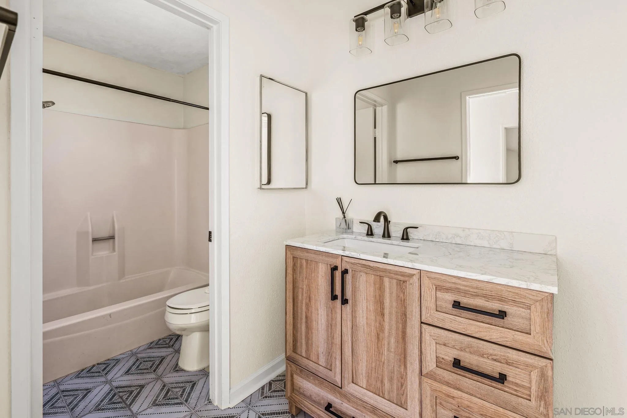 https://cdn.realtyfeed.com/cdn/127/260014376/b455c595fe92055c6a7fef98b0f1d3d3.webp