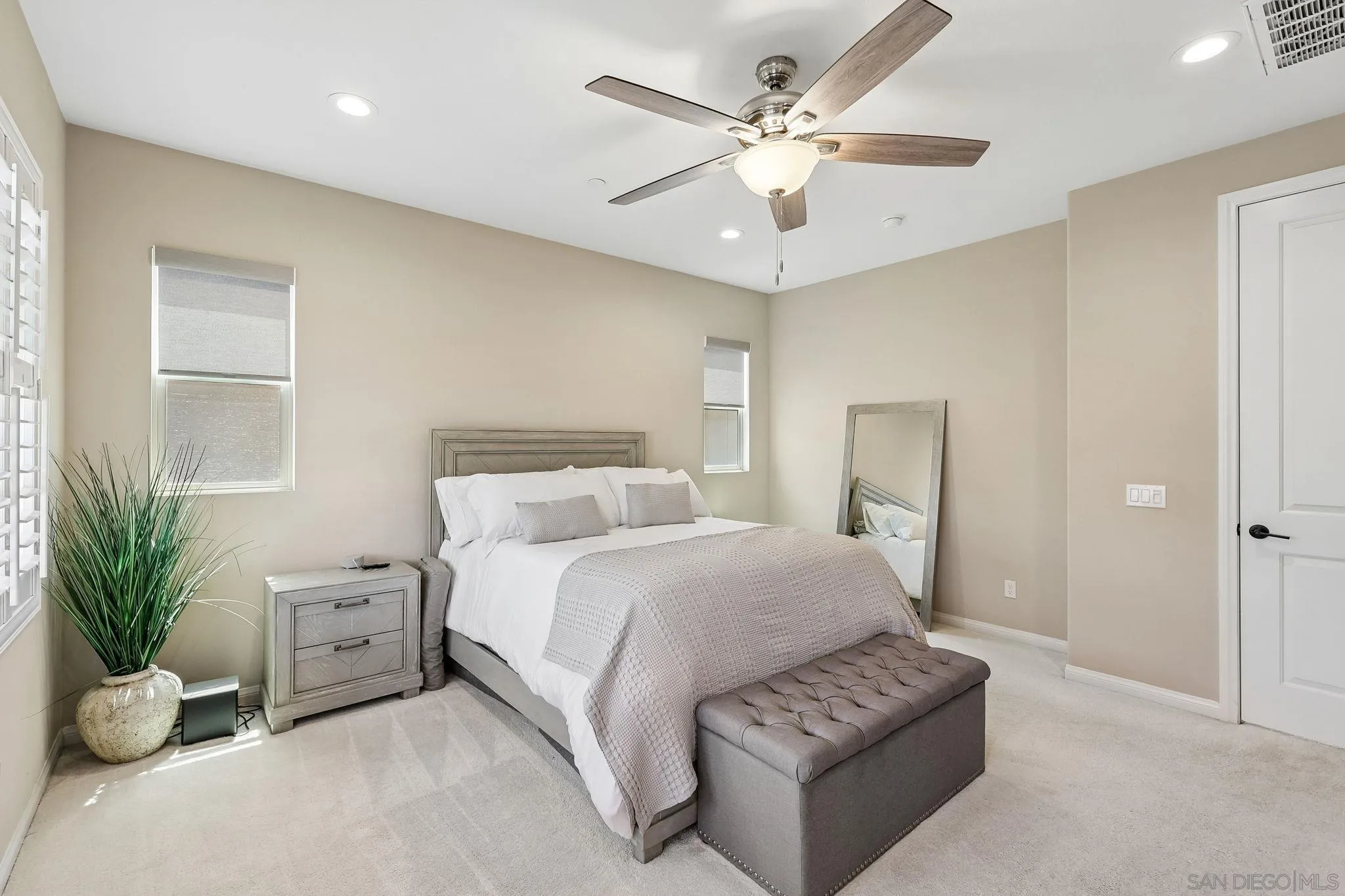 https://cdn.realtyfeed.com/cdn/127/260014379/16b0f205c8c29f43935c5706bede10af.webp