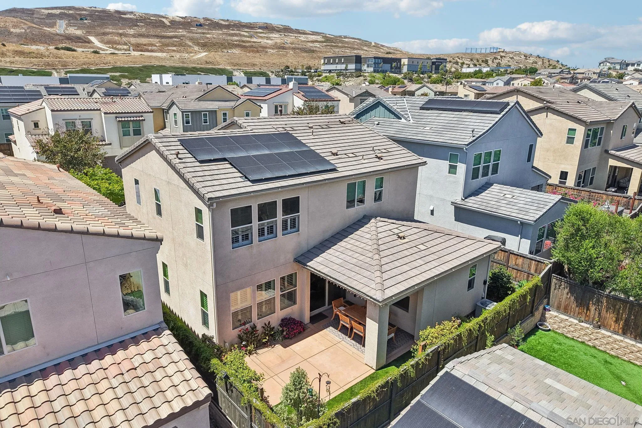 https://cdn.realtyfeed.com/cdn/127/260014379/1b68db94bc7aa363b59b16ef290aeff3.webp