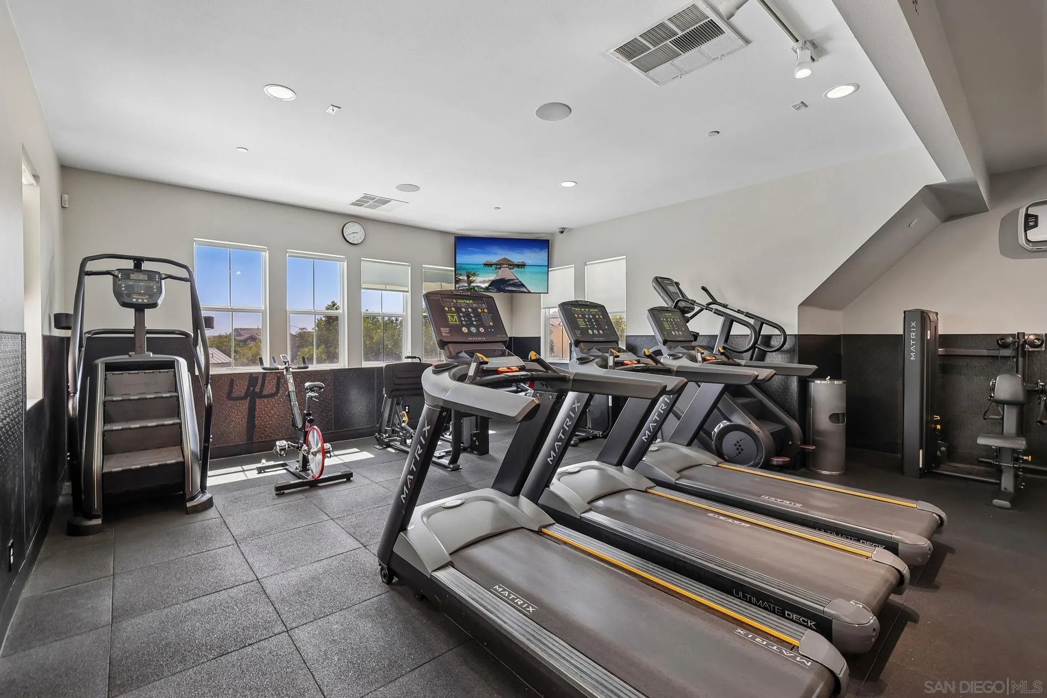 https://cdn.realtyfeed.com/cdn/127/260014379/39e186bee488ab37d417ab122ab5f7b4.webp
