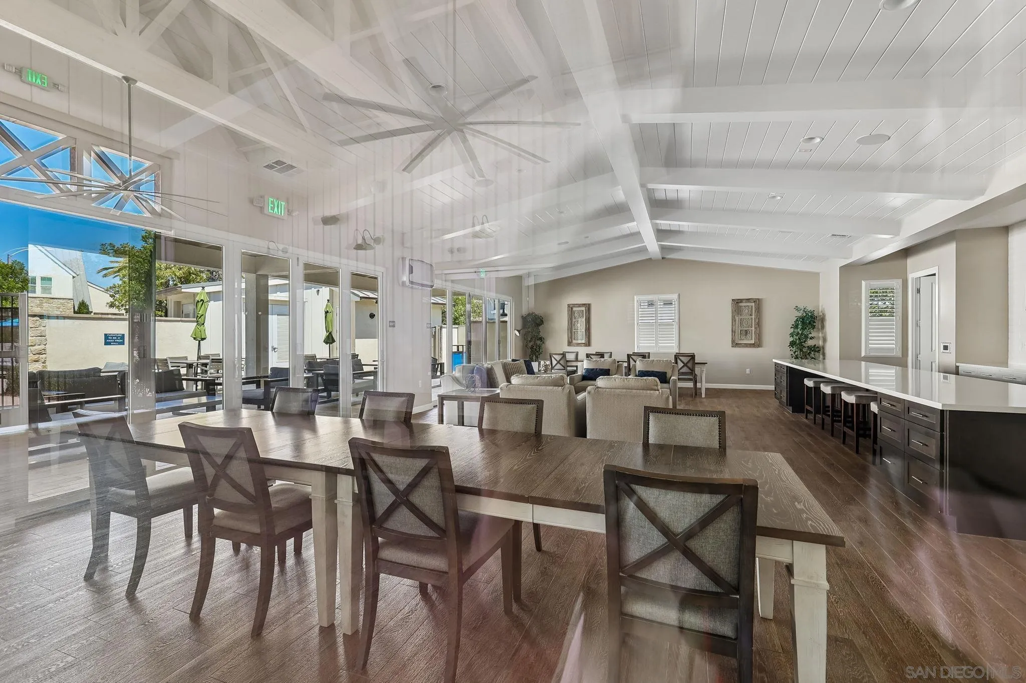 https://cdn.realtyfeed.com/cdn/127/260014379/6f4f17a29bd0edb74bced1b719463d85.webp