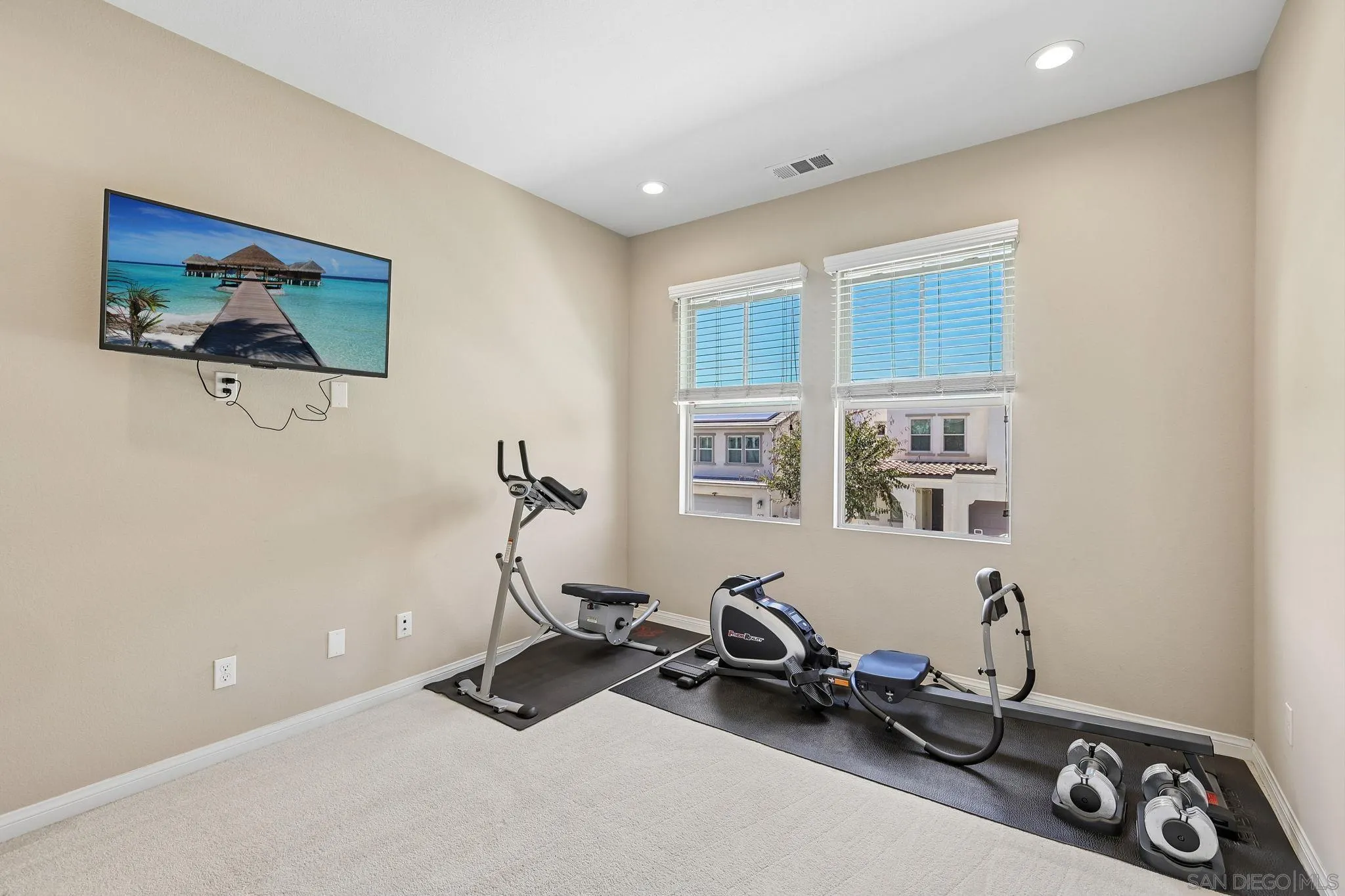 https://cdn.realtyfeed.com/cdn/127/260014379/c32871bdd9cdf96c816adae4c1001752.webp