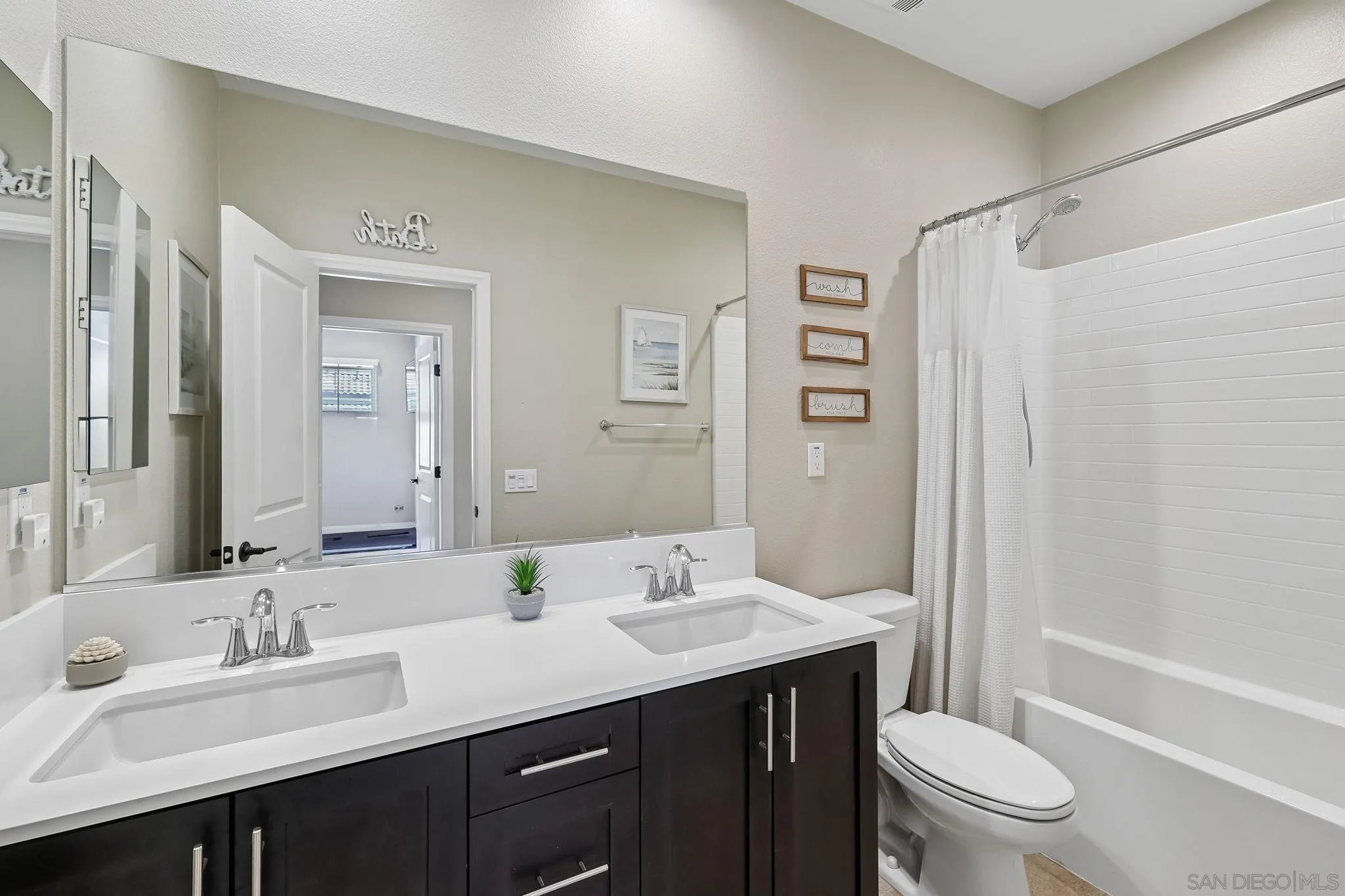 https://cdn.realtyfeed.com/cdn/127/260014379/d23533d194c7bd30ecdbf66913aa5f4c.webp