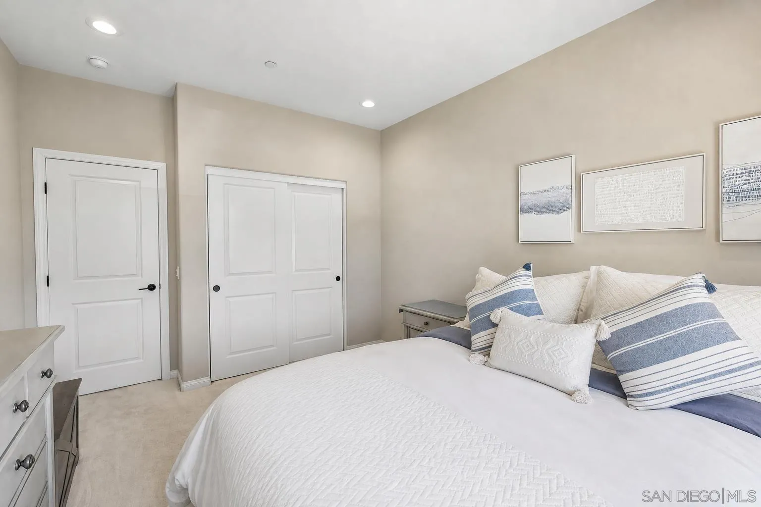 https://cdn.realtyfeed.com/cdn/127/260014379/e05f9286d8beeaf0668960117be9c791.webp