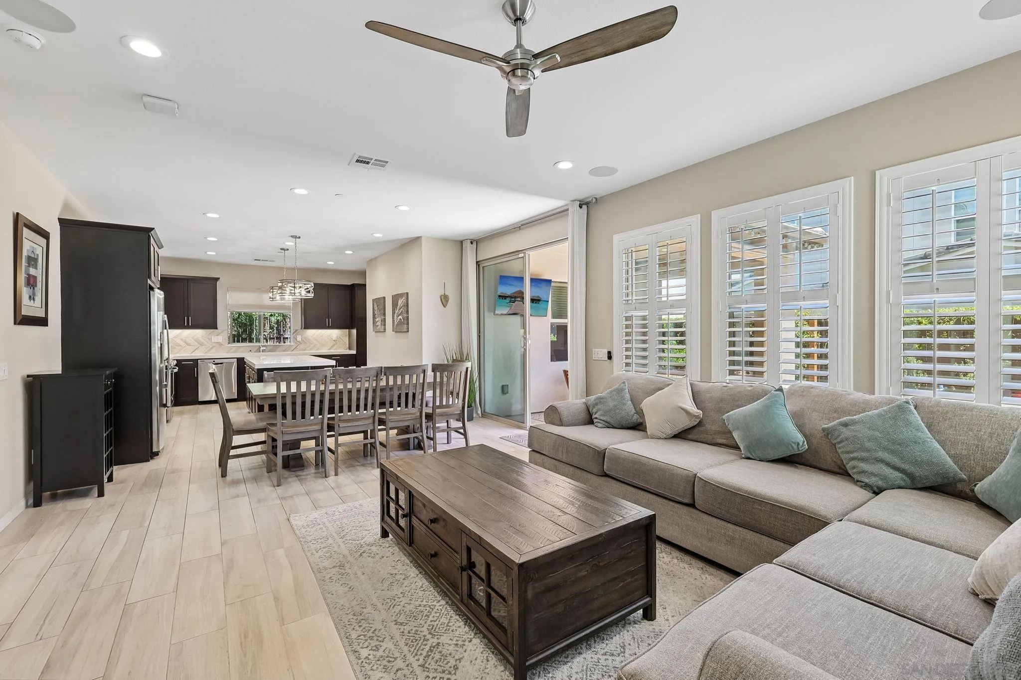 https://cdn.realtyfeed.com/cdn/127/260014379/ebe468c0c854fb3602daed3b9cf0e423.webp