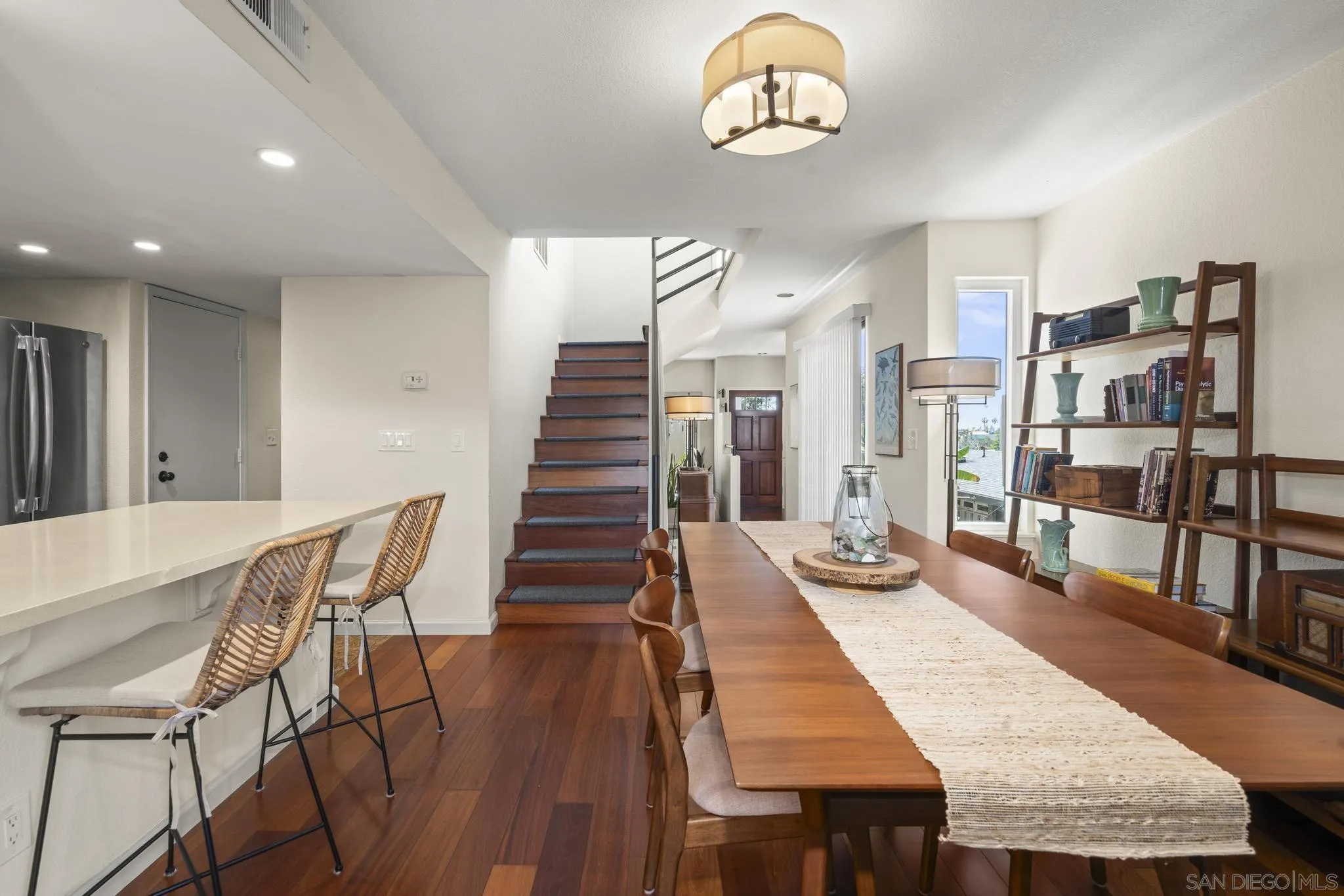 https://cdn.realtyfeed.com/cdn/127/260014380/63b8a6f869cab6ab467962c4d7f84a81.webp
