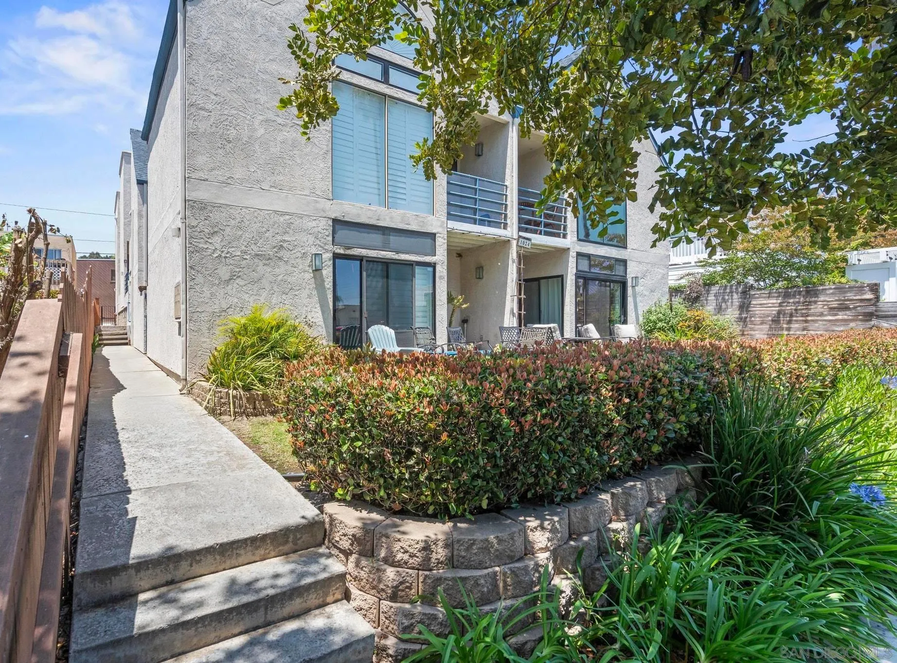 https://cdn.realtyfeed.com/cdn/127/260014380/d4a5d6fc07e9eedbbfb3fa5d8a225adb.webp