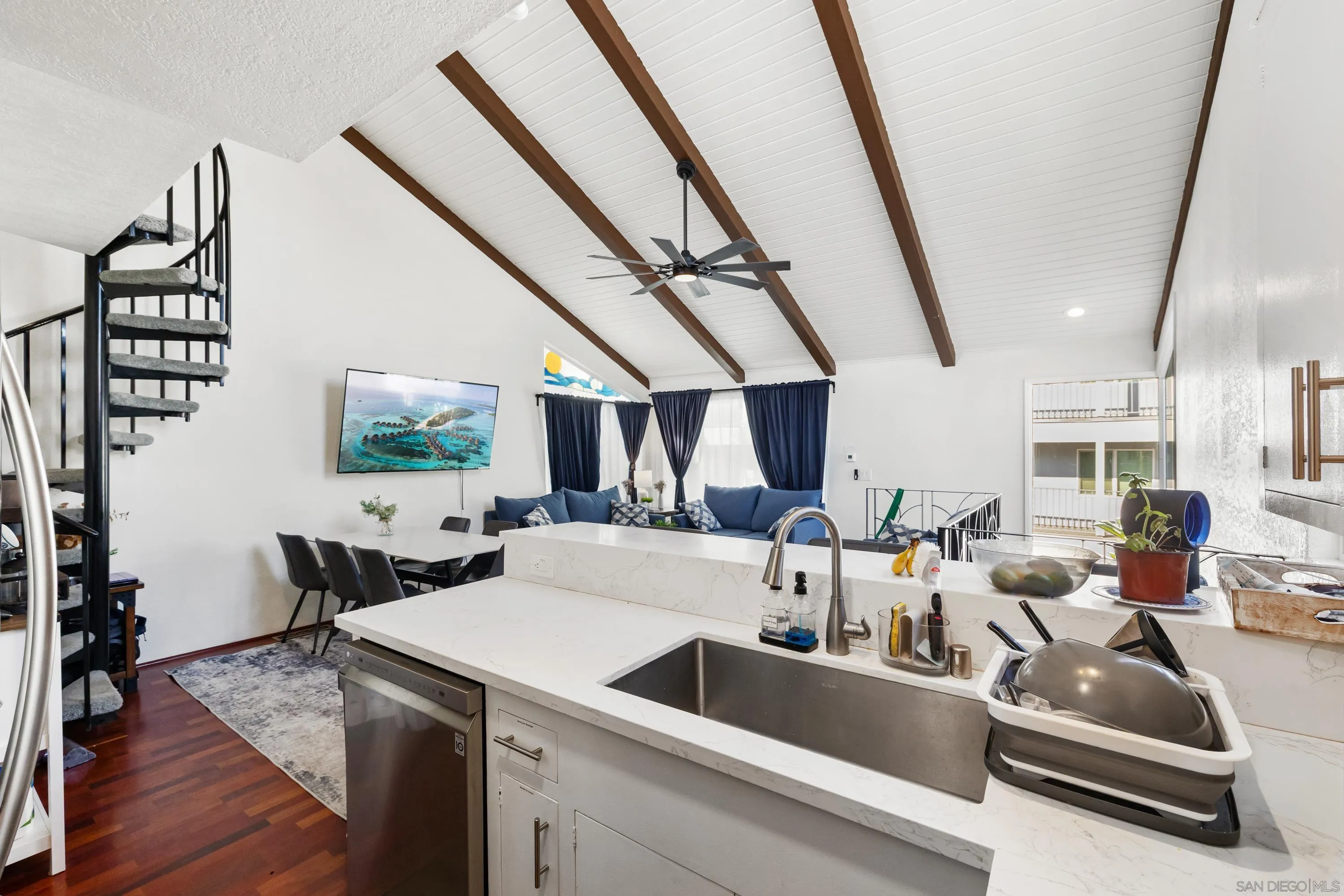 https://cdn.realtyfeed.com/cdn/127/260014382/4b010ec3420c62ce3d66739dc75712a0.webp