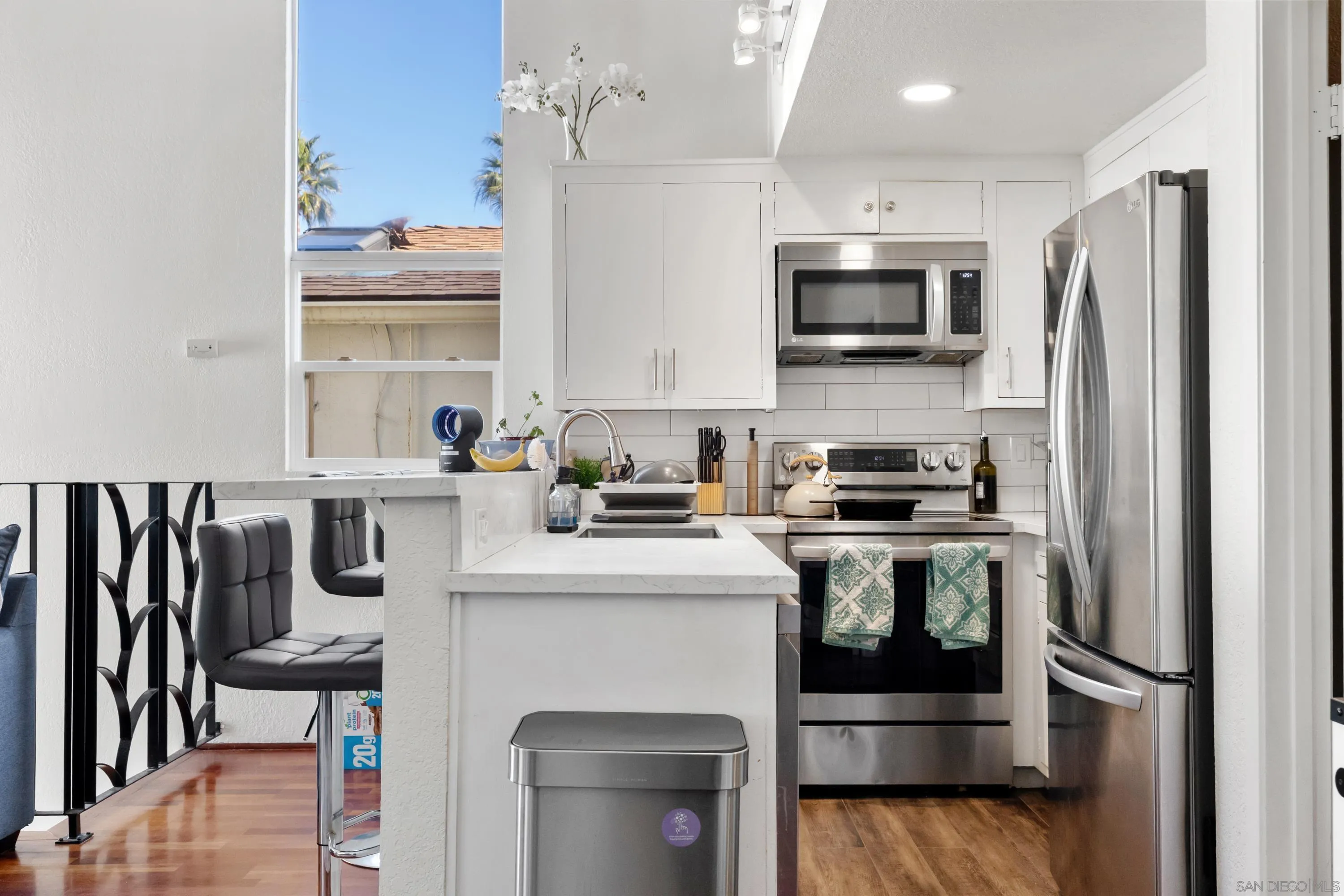 https://cdn.realtyfeed.com/cdn/127/260014382/4b2a04bfada8d413d66b23244631985c.webp