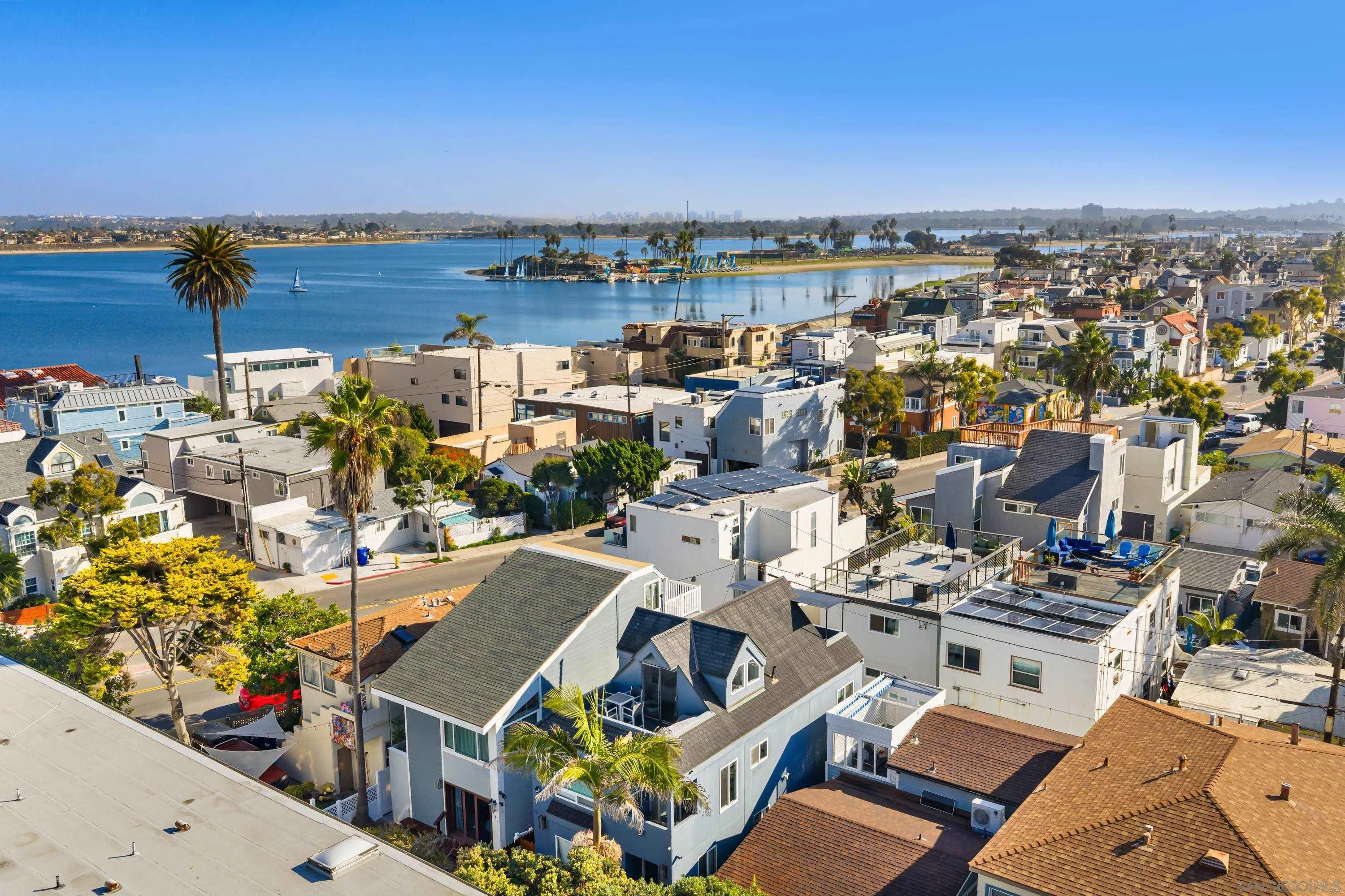 https://cdn.realtyfeed.com/cdn/127/260014382/5127d6e46be67450173213b9cdab1d71.webp
