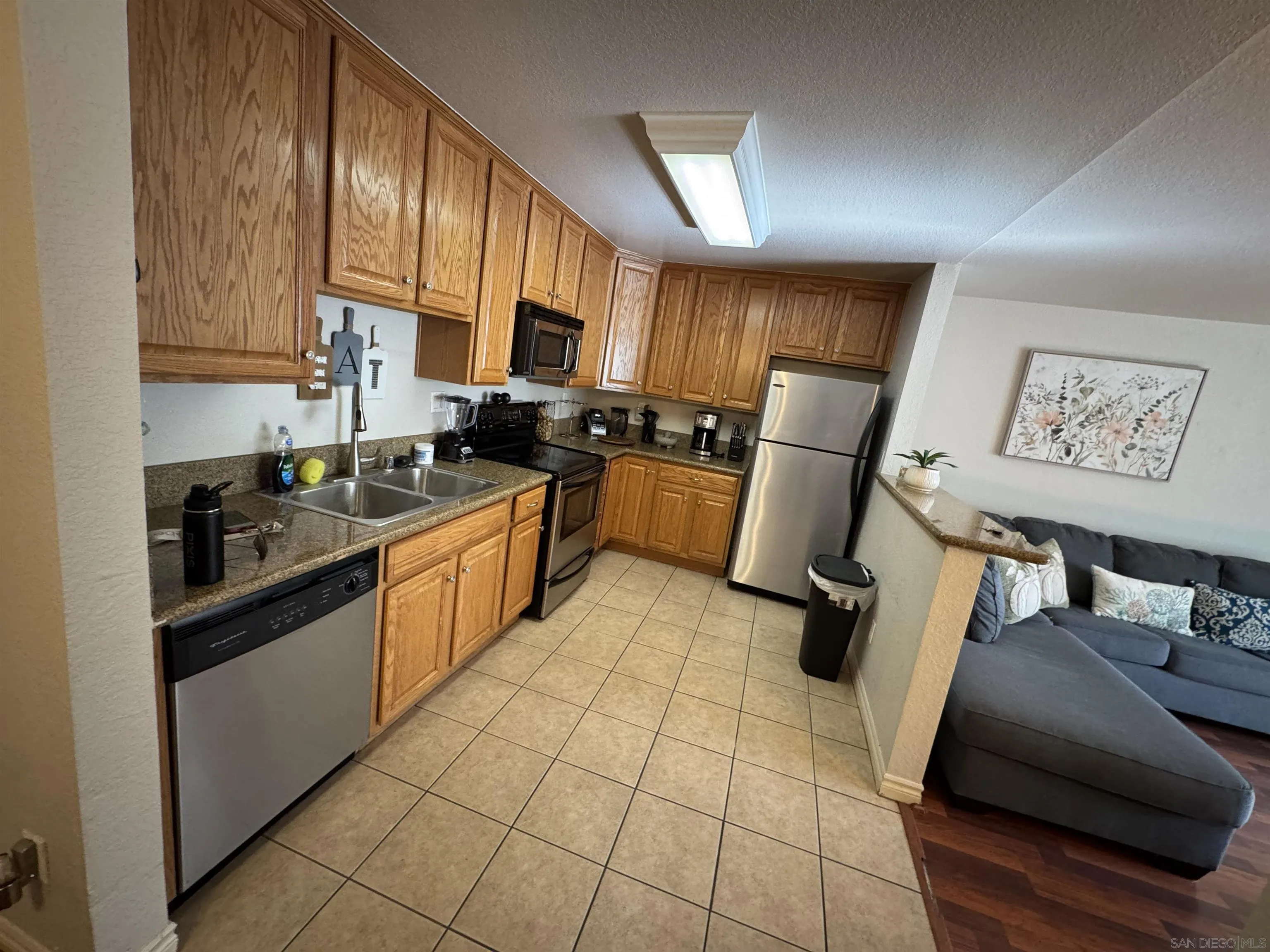 https://cdn.realtyfeed.com/cdn/127/260014383/38c562de26de2e40a0f65dd1ed6c3bea.webp