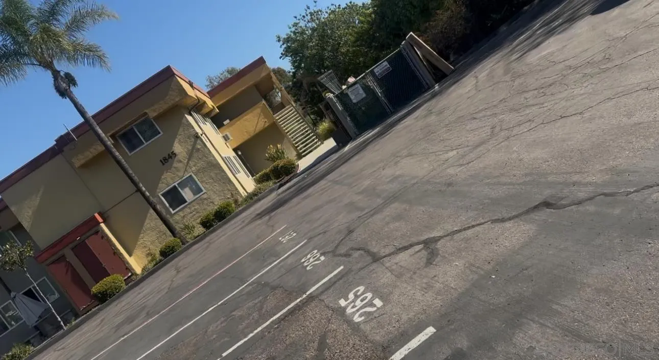 https://cdn.realtyfeed.com/cdn/127/260014383/87ec5719c5f1d1e0287ca1591a8eff7c.webp