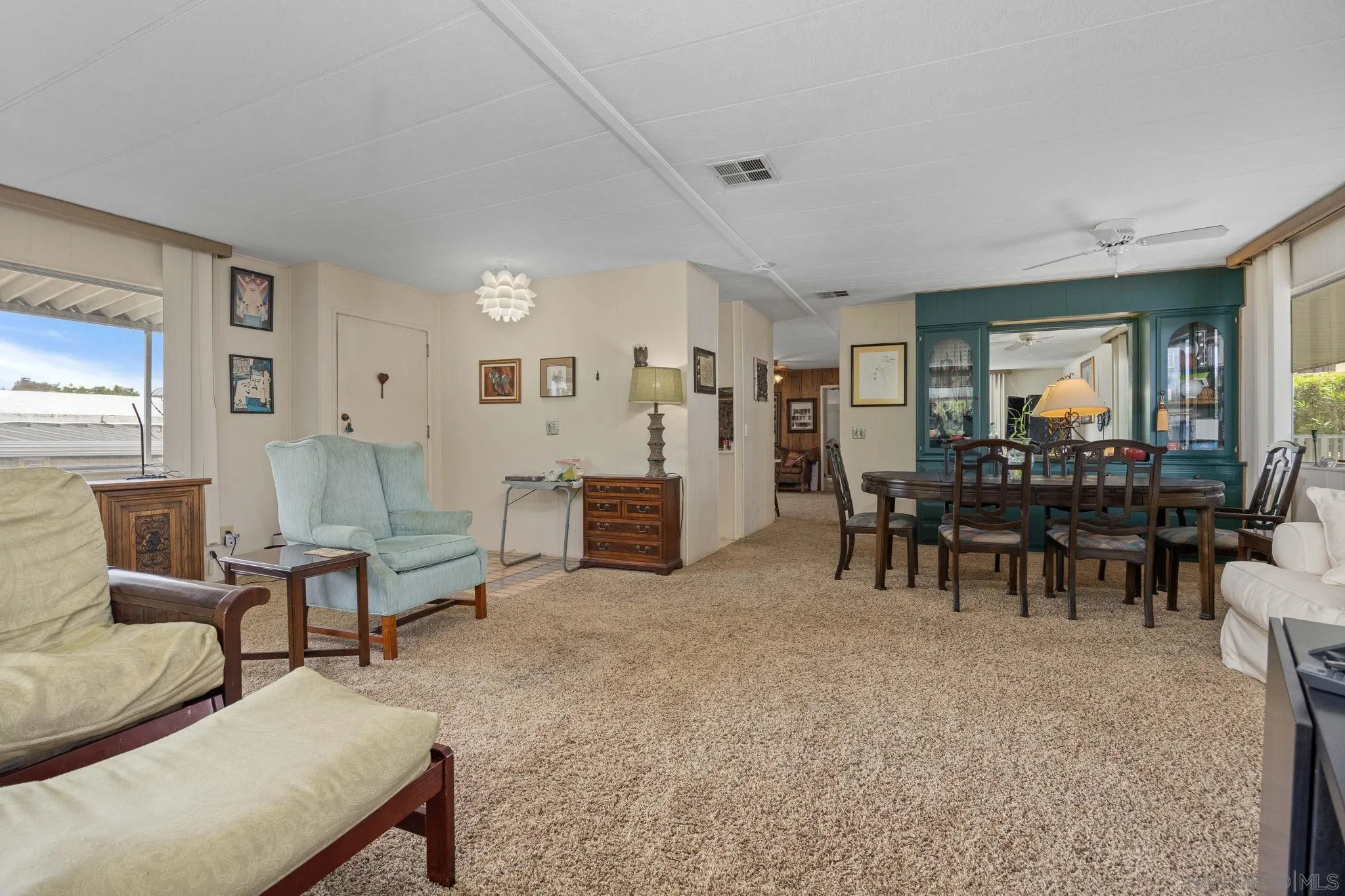 https://cdn.realtyfeed.com/cdn/127/260014384/099981fe0f285920c883435d3503c125.webp