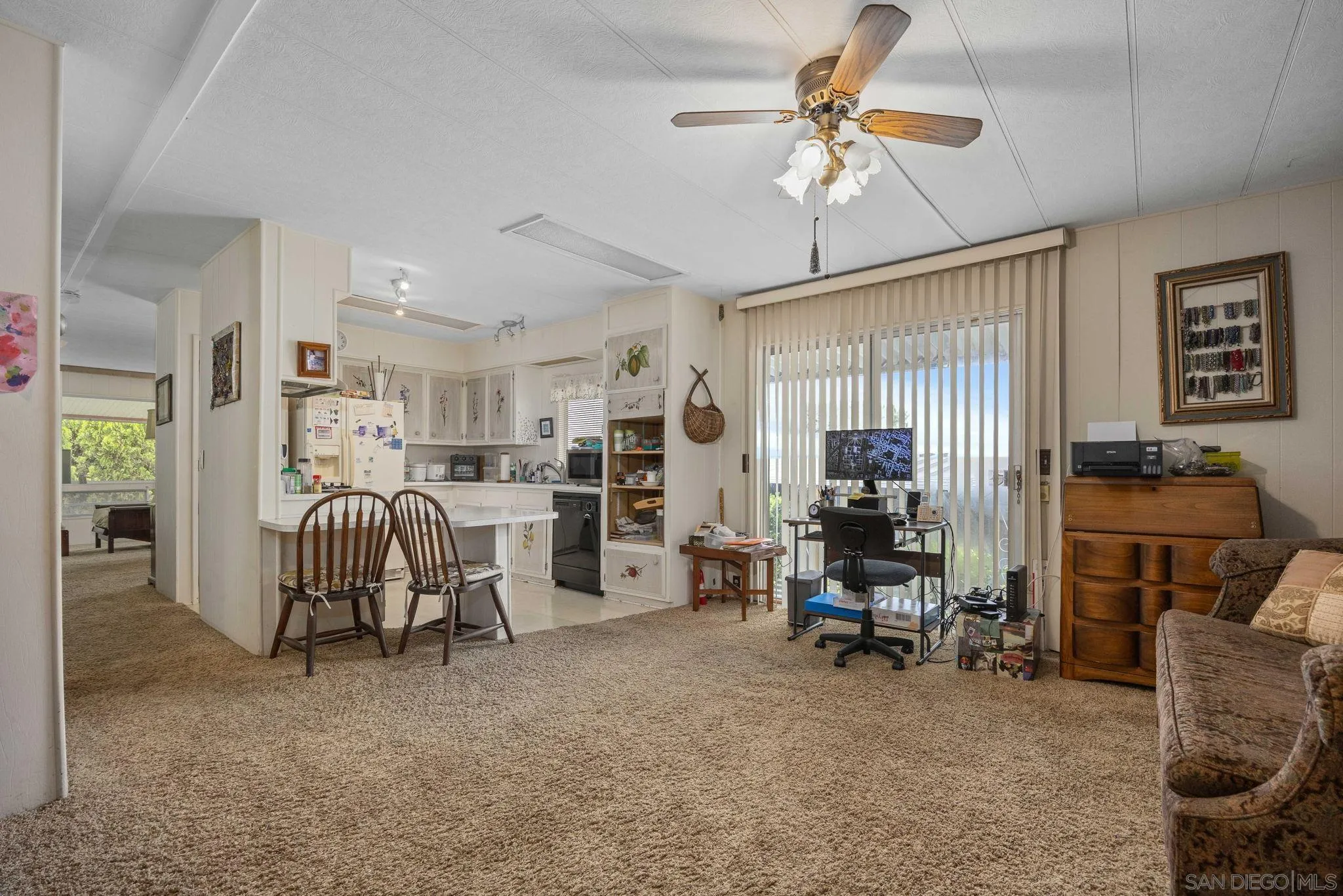 https://cdn.realtyfeed.com/cdn/127/260014384/2c956b4ffea85ac5d08c250acdfec89c.webp