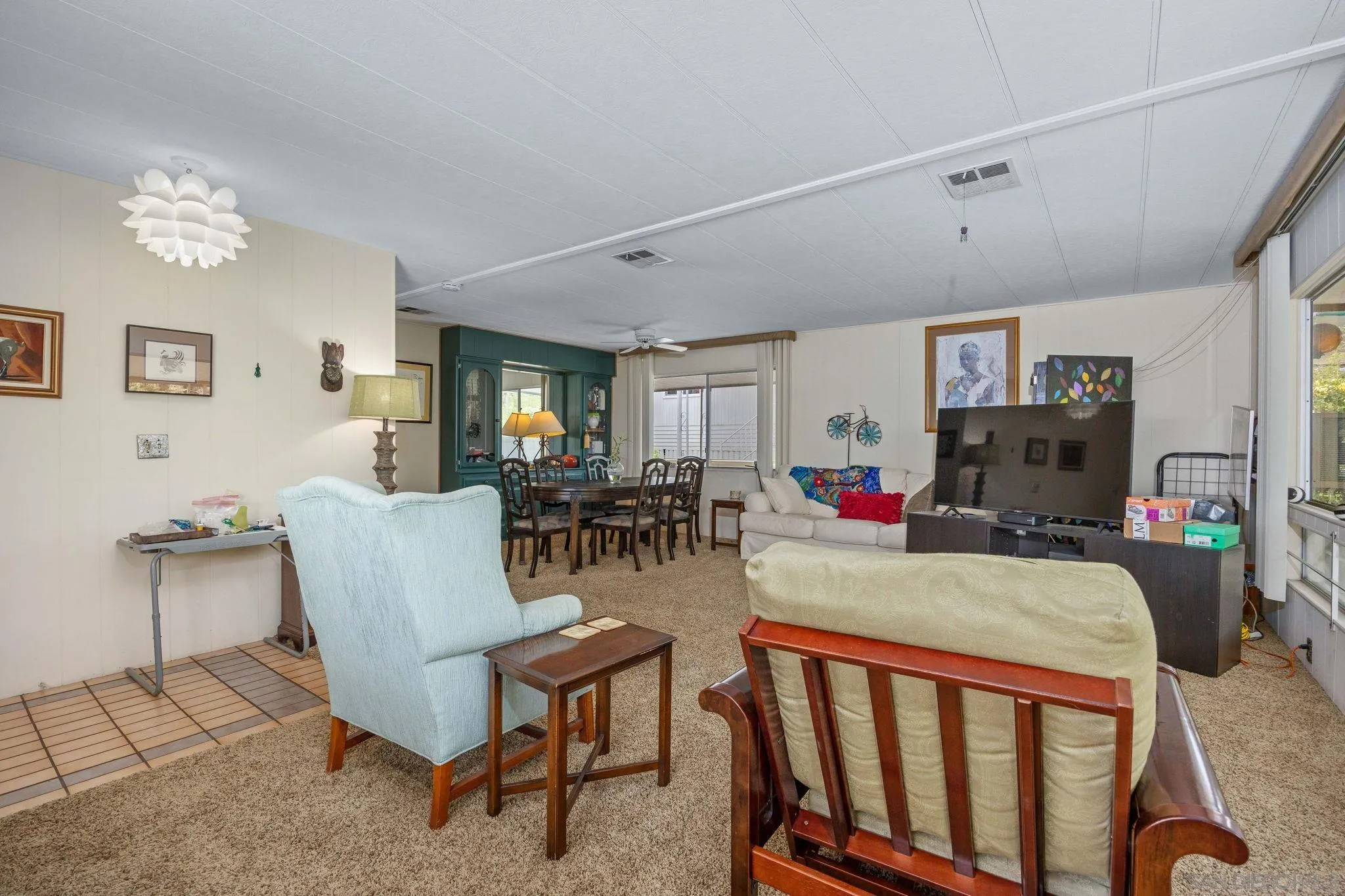 https://cdn.realtyfeed.com/cdn/127/260014384/baa0c5cb67eca1ffb4d6e46f149020ab.webp