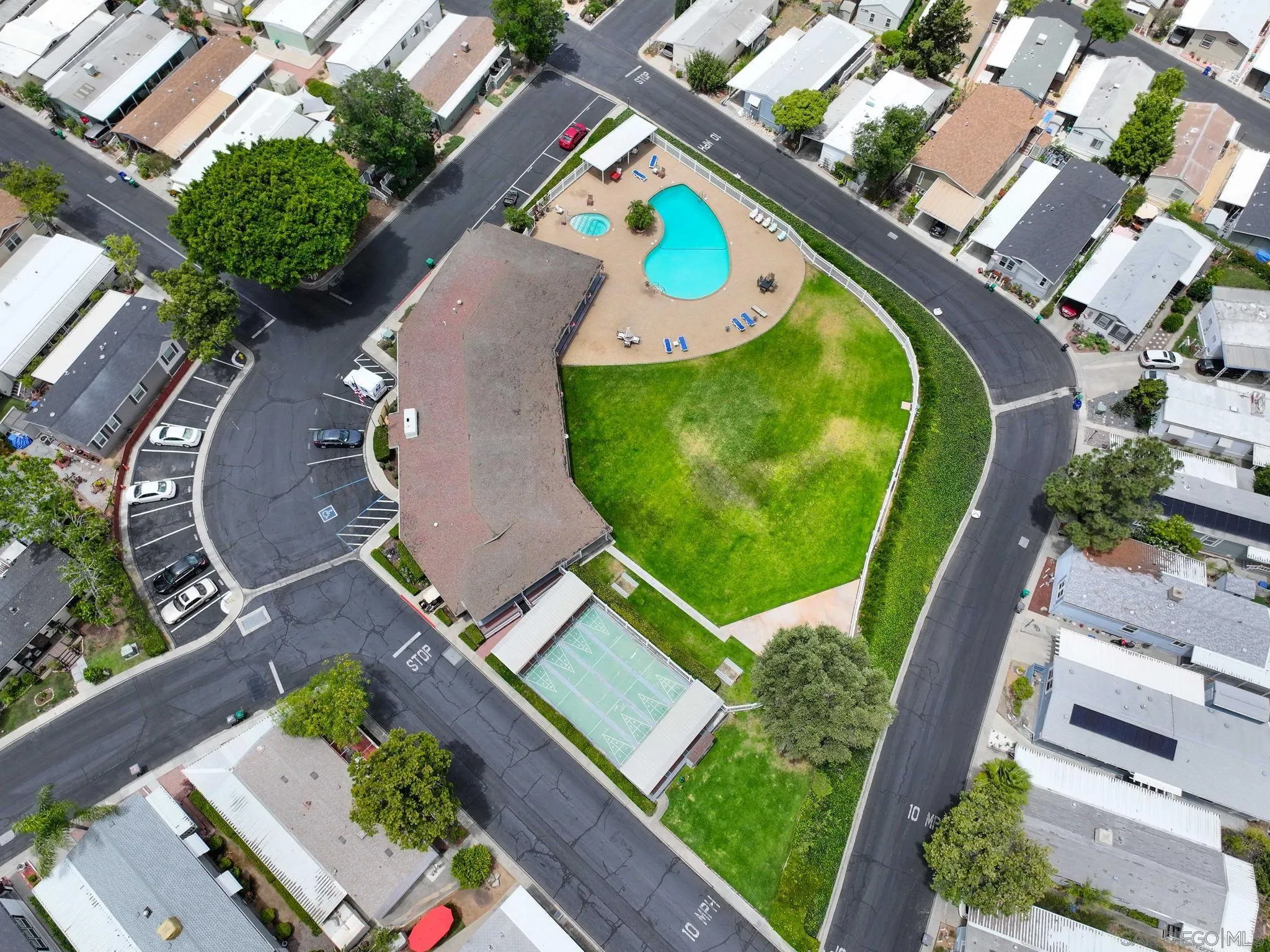 https://cdn.realtyfeed.com/cdn/127/260014384/cf1ca13ce39ffc5ad4e720fc3ae49726.webp