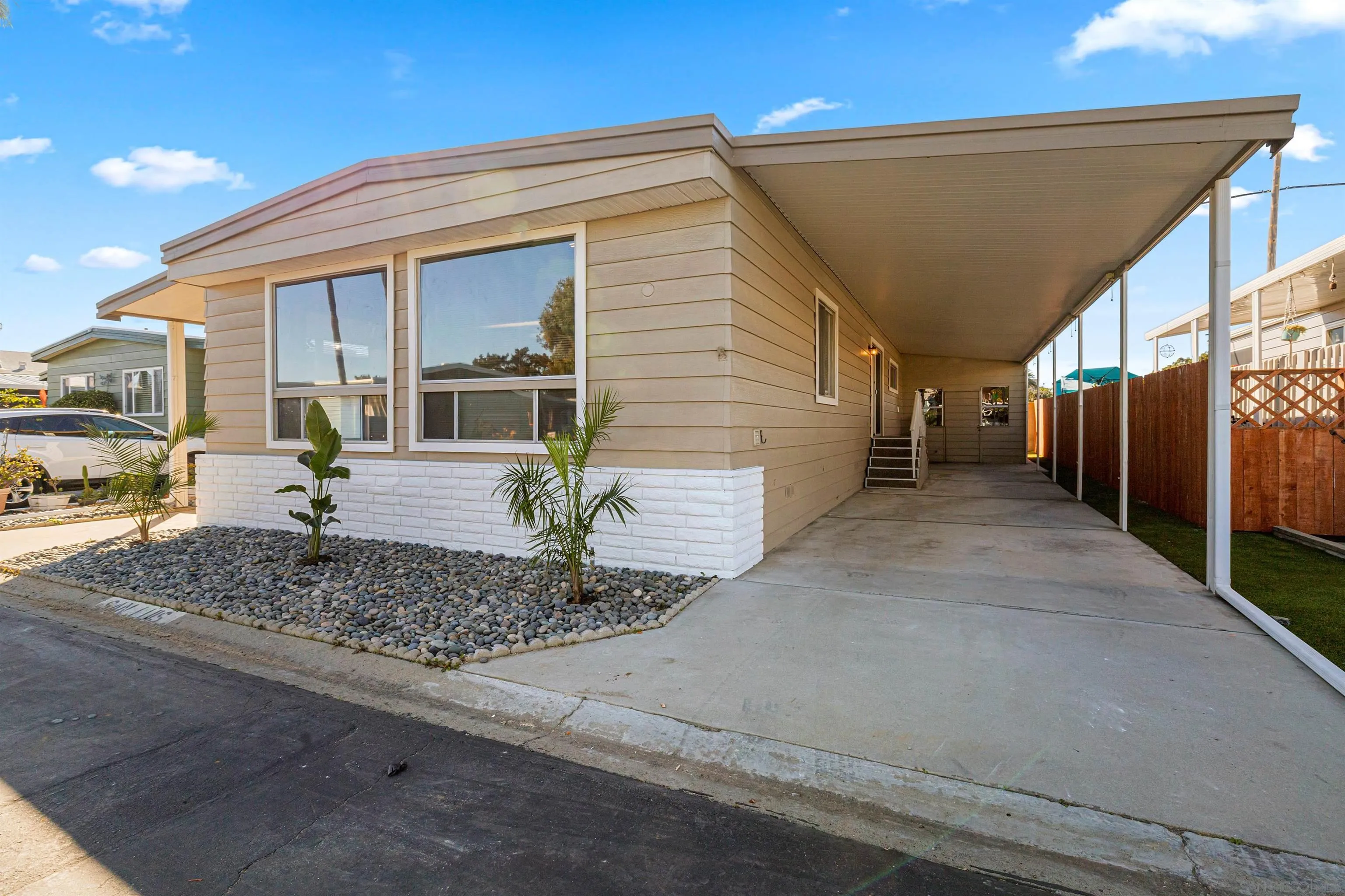 https://cdn.realtyfeed.com/cdn/127/260014385/3cb25b009912bb655b30ec7e0fa1612c.webp