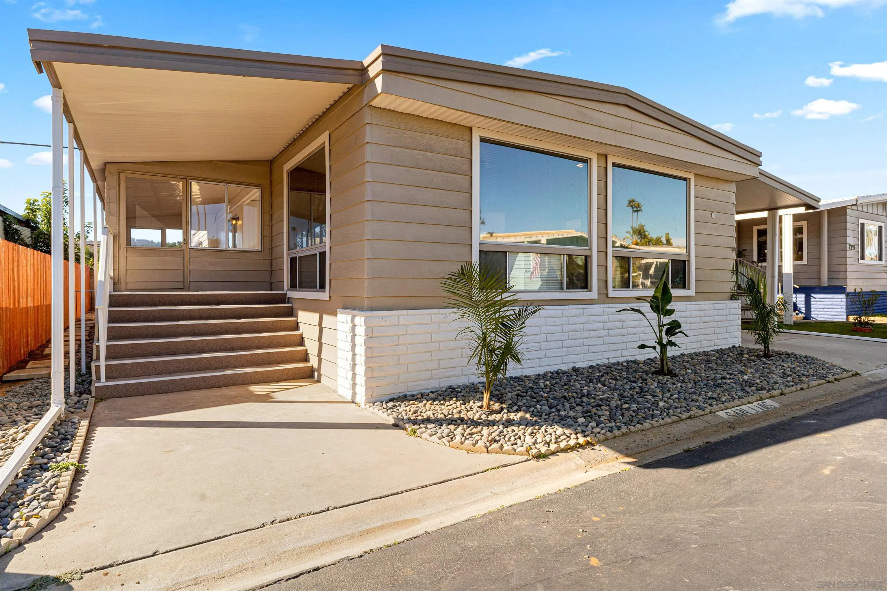https://cdn.realtyfeed.com/cdn/127/260014385/3cec8c2a3ca7b2e23291eaf4f31a8302.webp