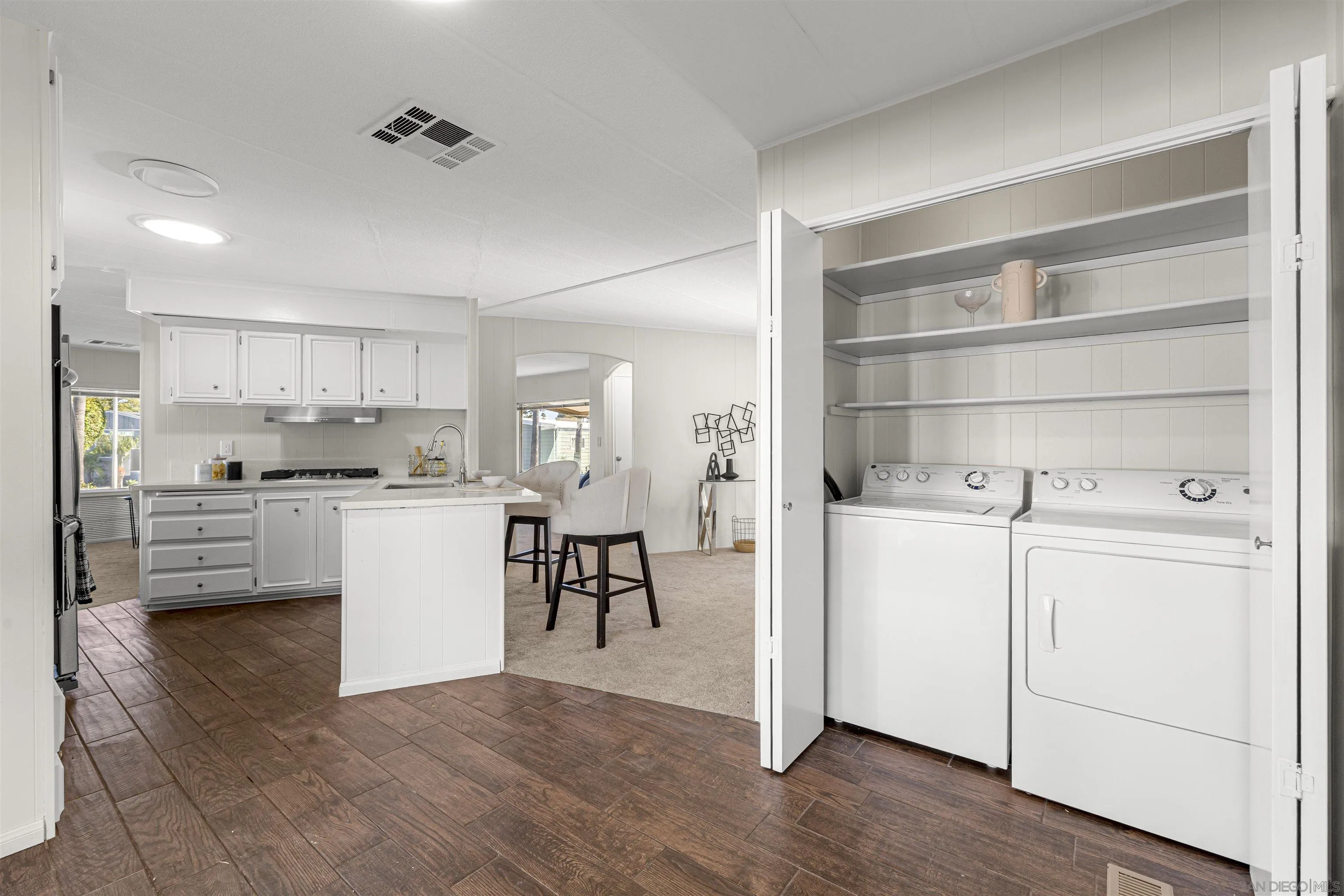 https://cdn.realtyfeed.com/cdn/127/260014385/54c0584cef68633d78f826146a689f8d.webp