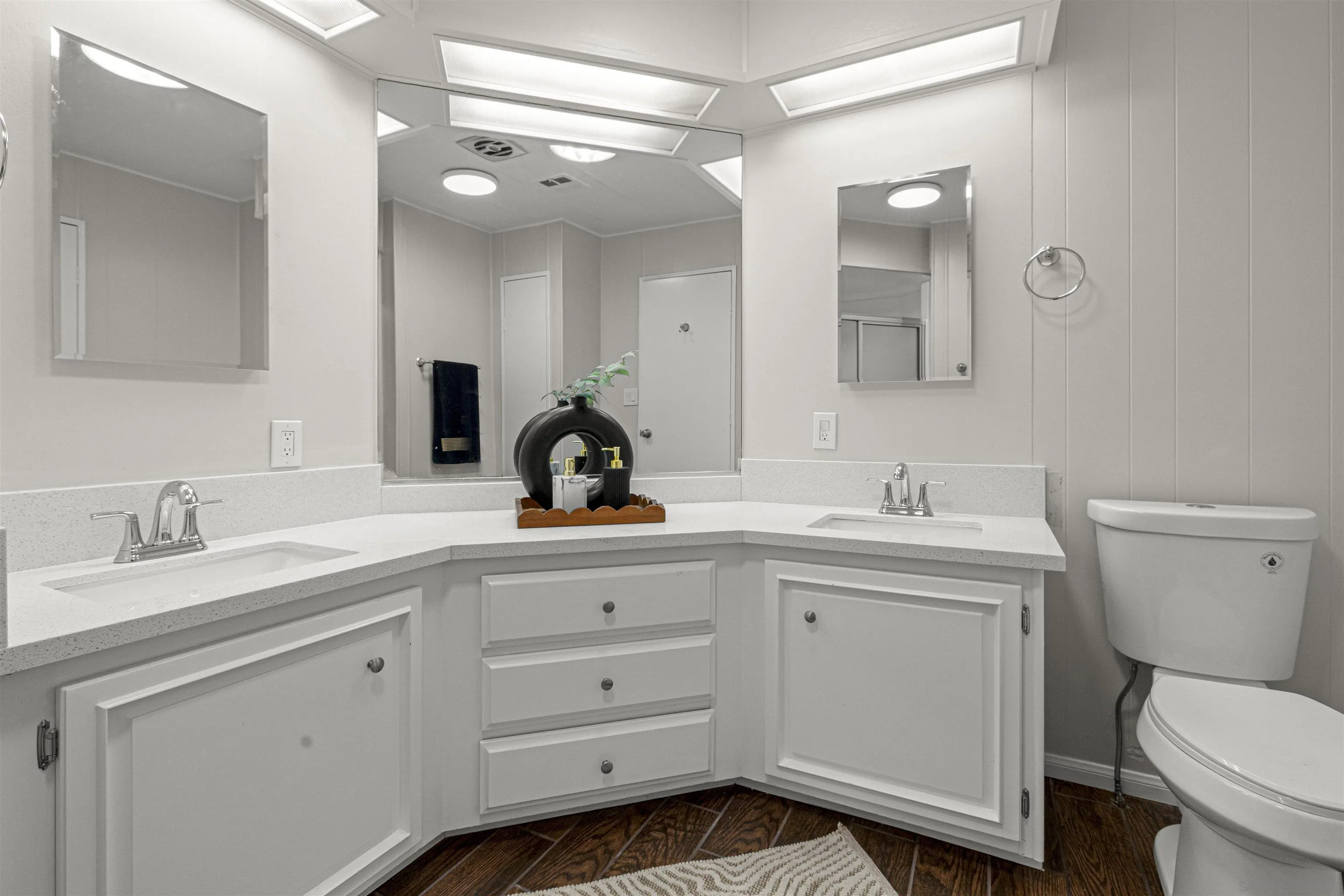https://cdn.realtyfeed.com/cdn/127/260014385/6b4da20c6c18818b597198059a889159.webp