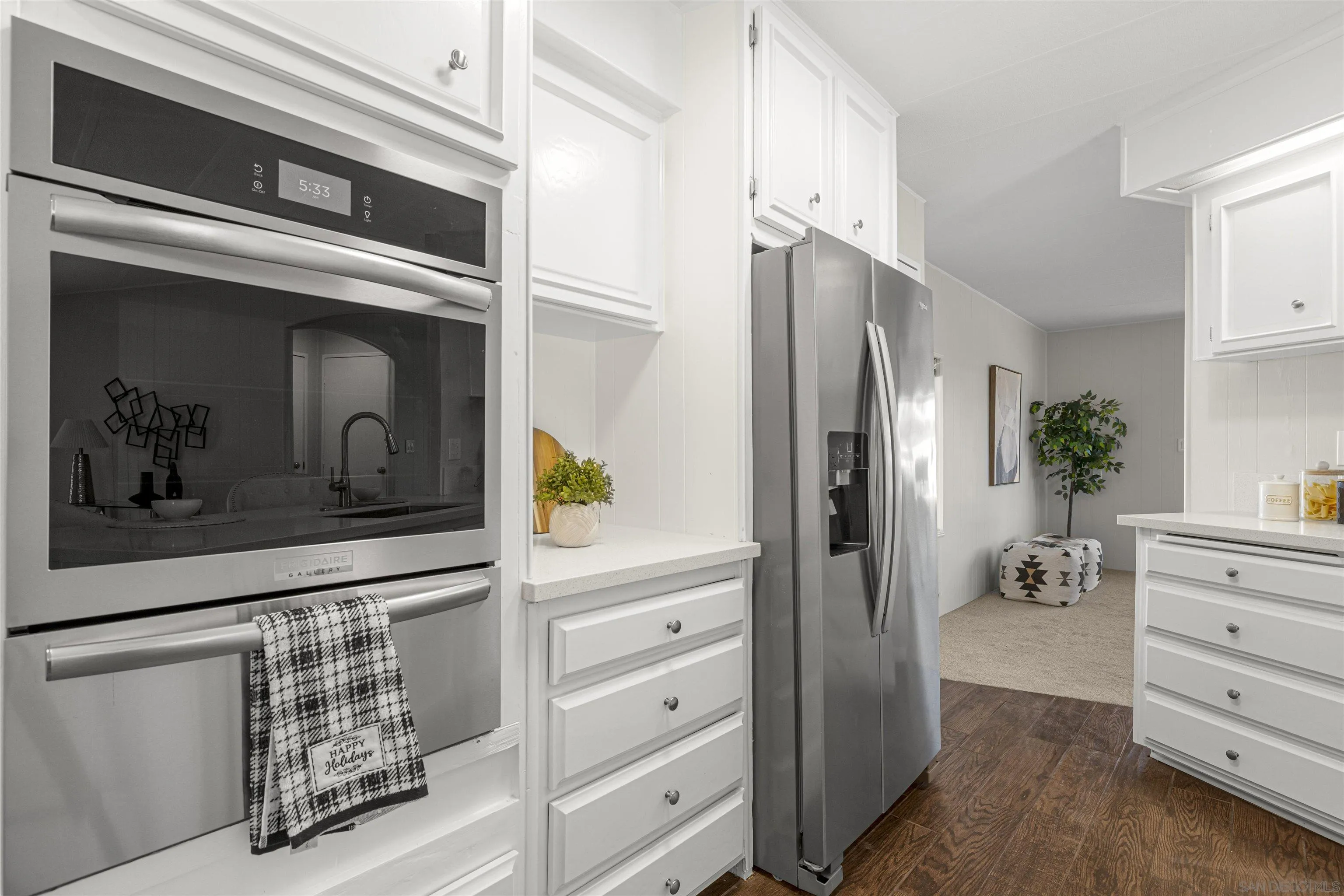https://cdn.realtyfeed.com/cdn/127/260014385/a167e4ee7a09c3c67795e6828bdb938c.webp