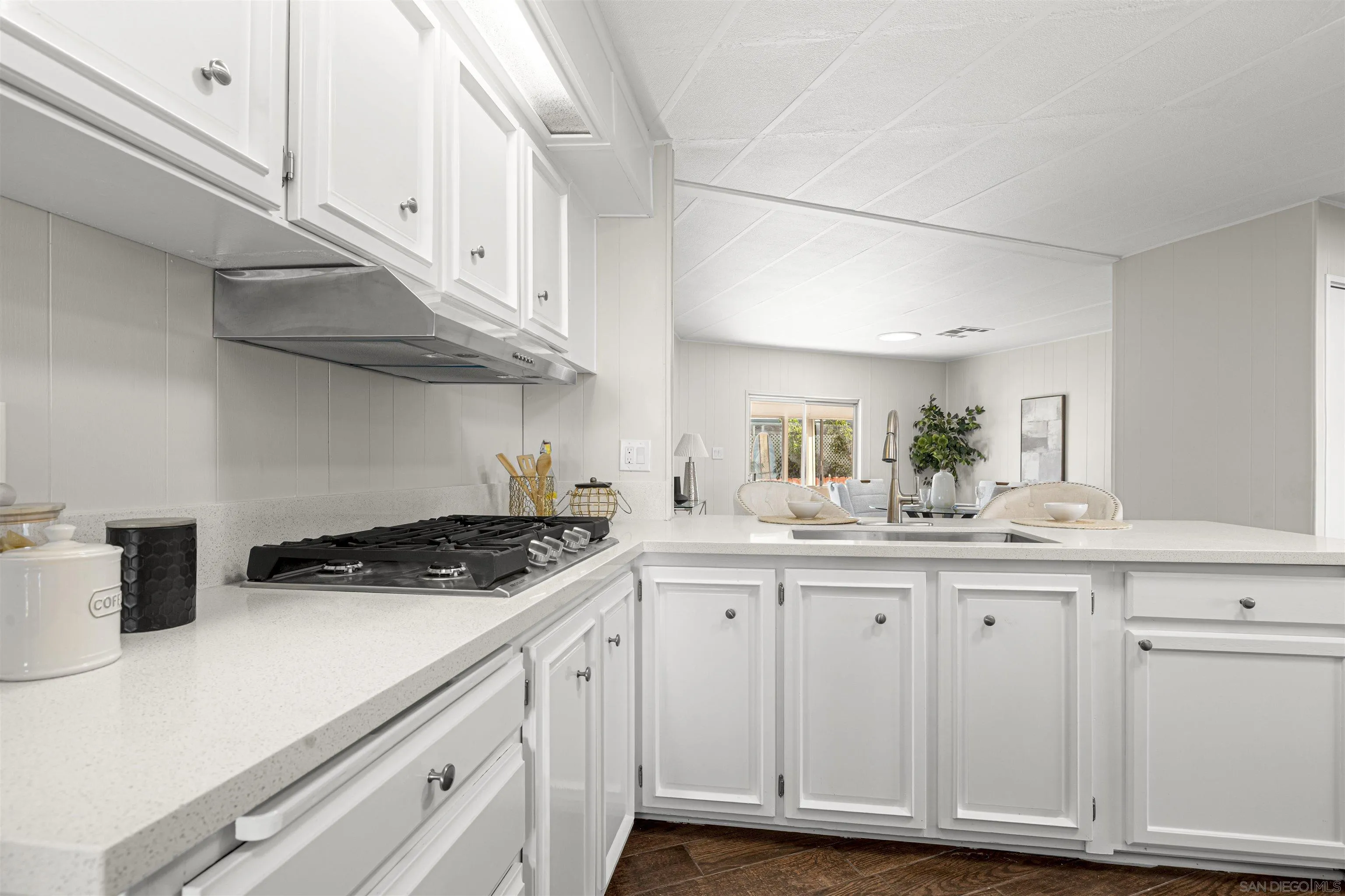 https://cdn.realtyfeed.com/cdn/127/260014385/a86bba378b1a9f69112dc5c1f0333855.webp
