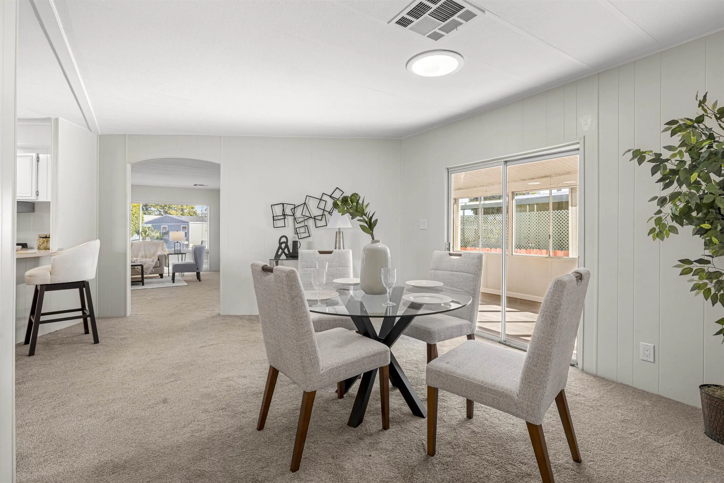 https://cdn.realtyfeed.com/cdn/127/260014385/f114d5eaf5ad773082a97253abee7fe6.webp