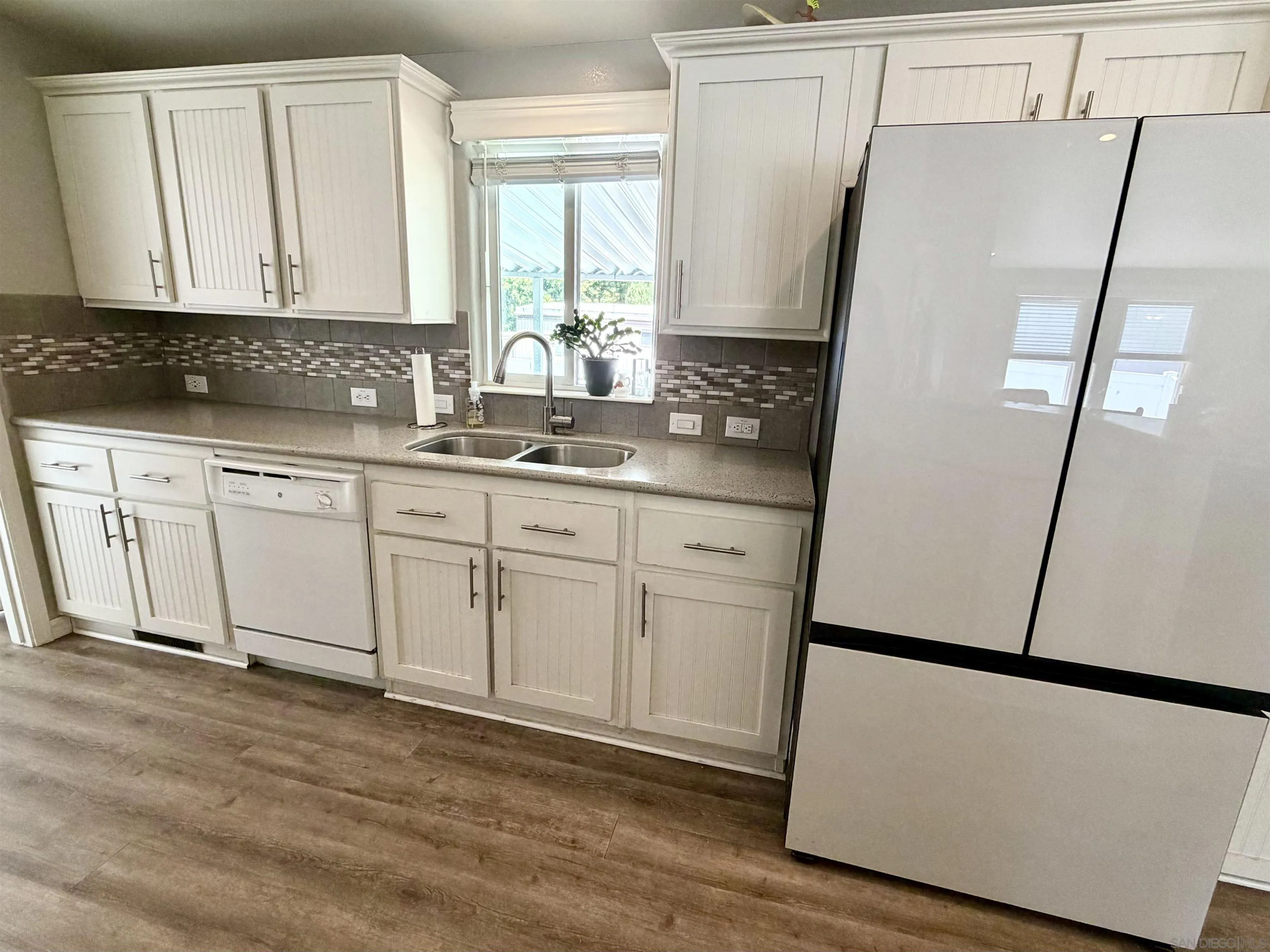 https://cdn.realtyfeed.com/cdn/127/260014390/093a9a56f93127e7c5522d4b82658fb0.webp