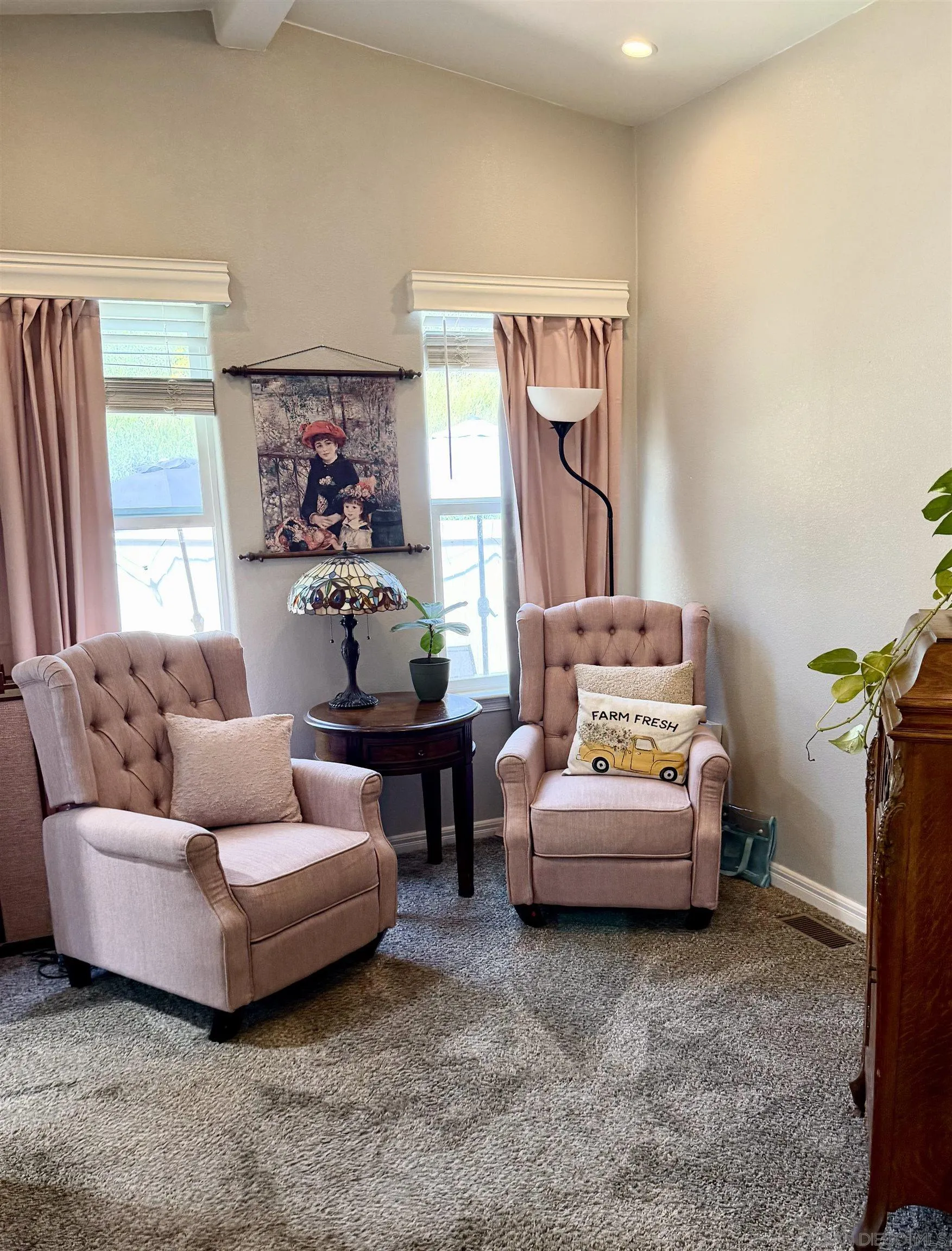 https://cdn.realtyfeed.com/cdn/127/260014390/5c5fb50e1640094146f4bc3ff3a9a6c6.webp