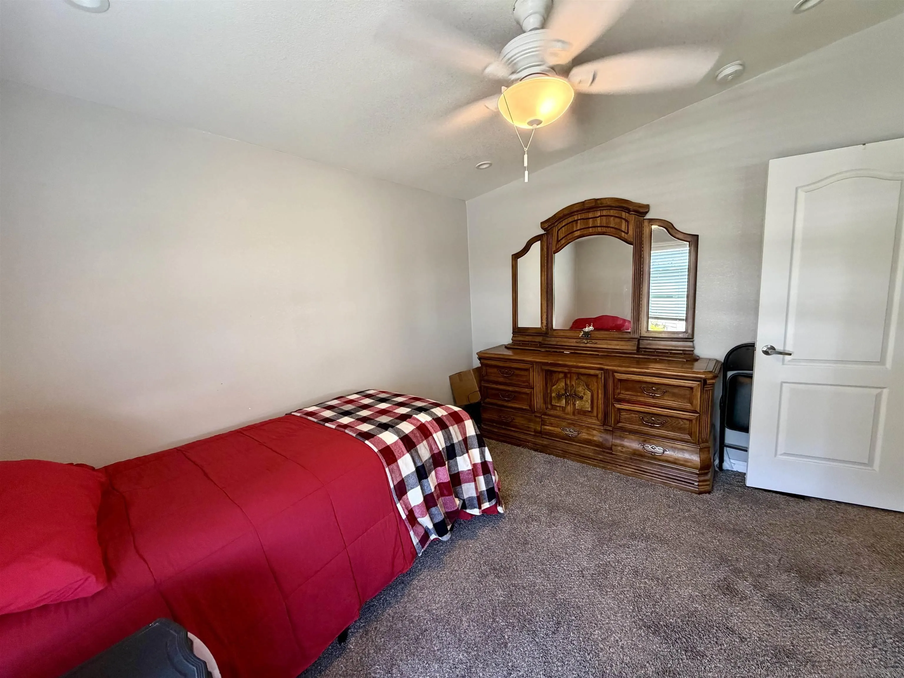 https://cdn.realtyfeed.com/cdn/127/260014390/787724787962bd95664c95d5fc49a3b7.webp