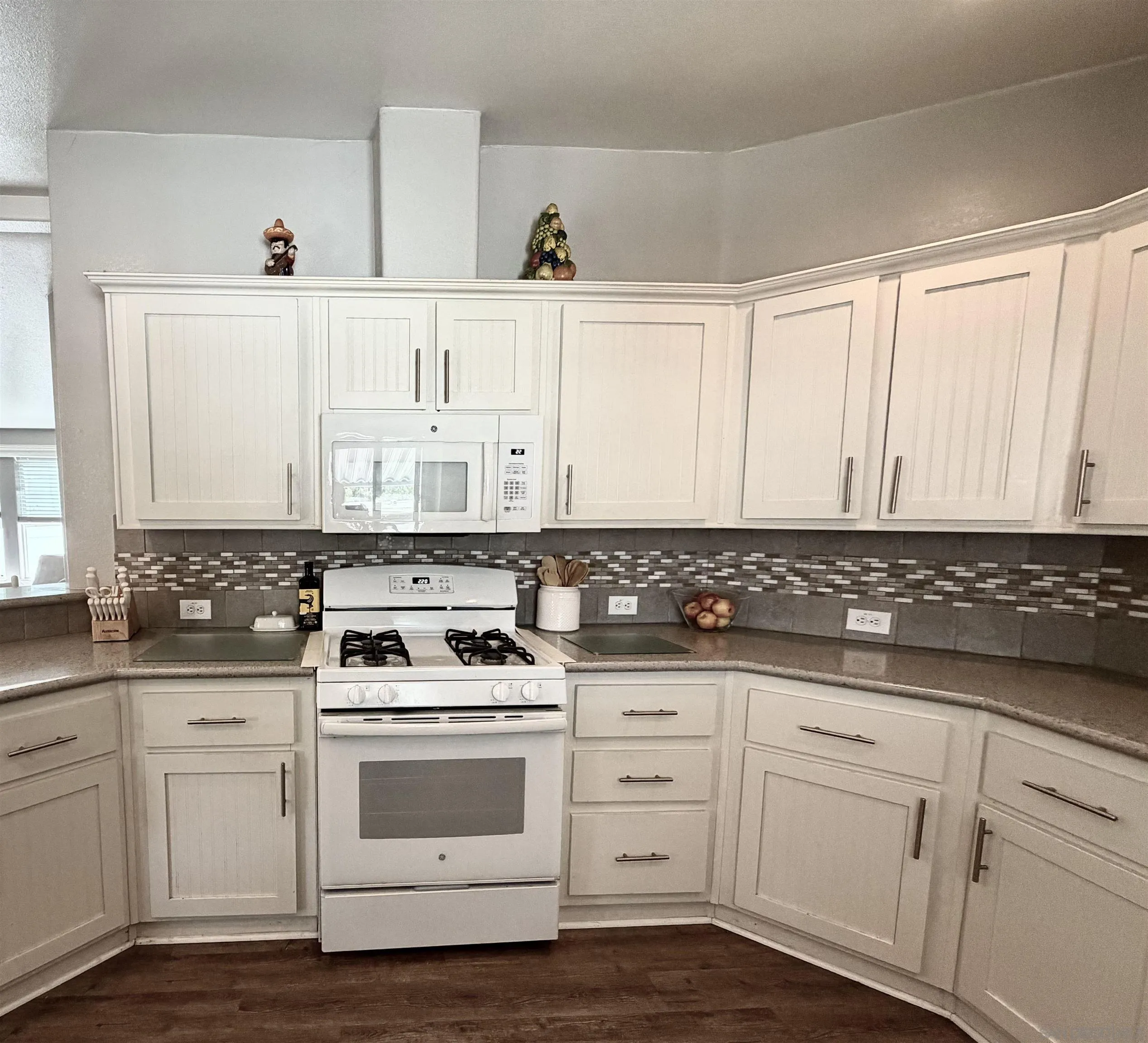 https://cdn.realtyfeed.com/cdn/127/260014390/d322f6e750361c9d204aa20939965984.webp