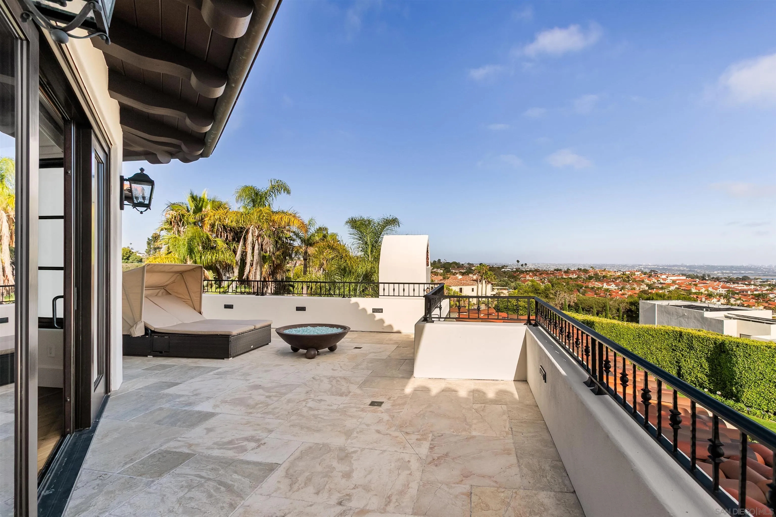 https://cdn.realtyfeed.com/cdn/127/260014391/43800409058d7fb559c12213cf46ead2.webp