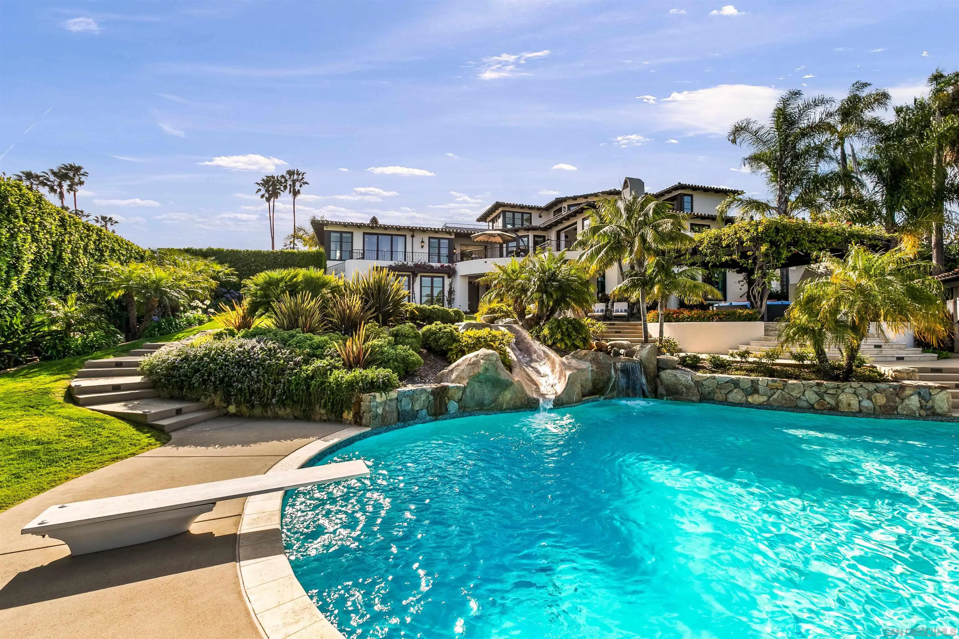 https://cdn.realtyfeed.com/cdn/127/260014391/72ded6358dec3cb9e7721ca45d393202.webp