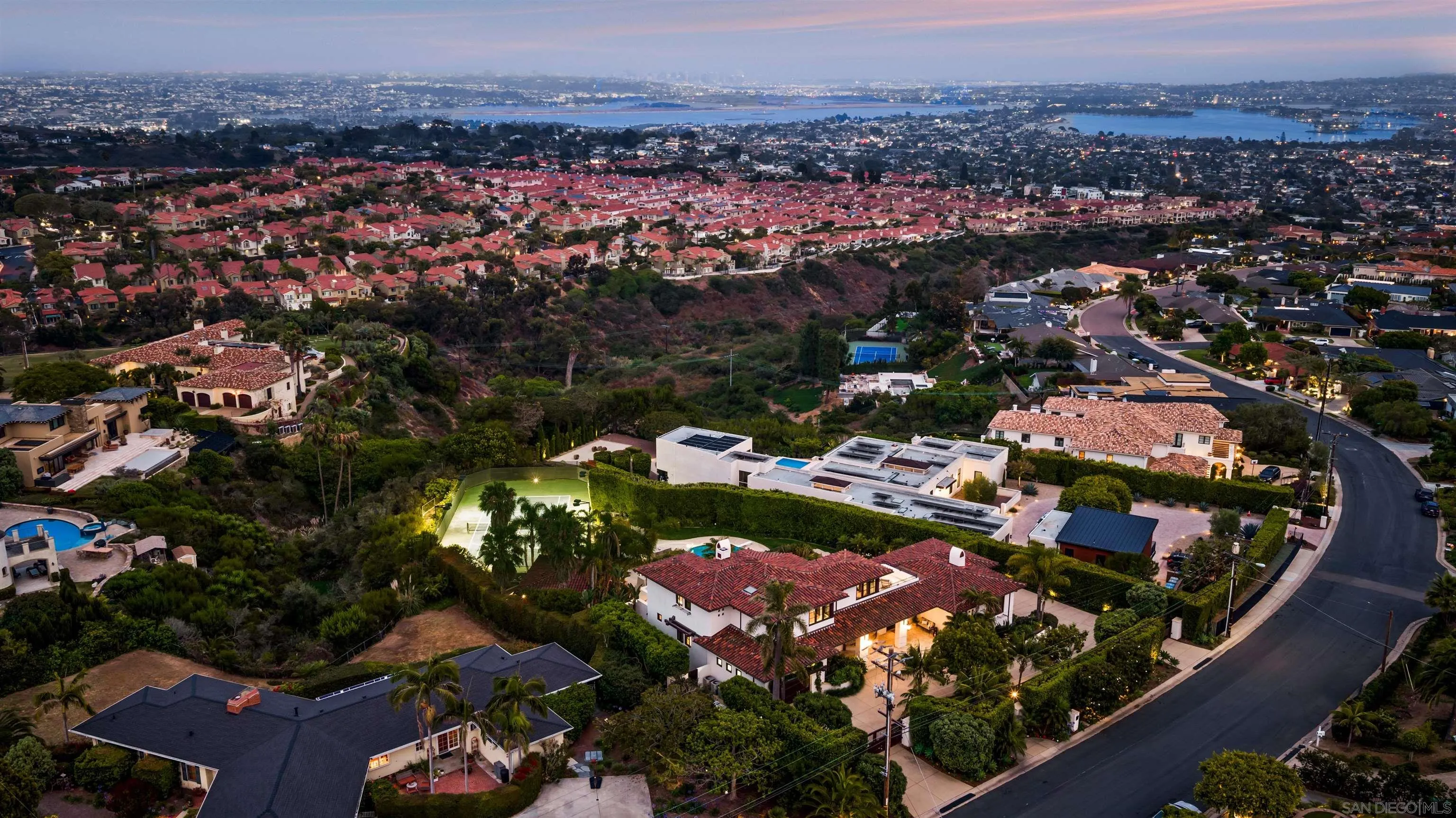https://cdn.realtyfeed.com/cdn/127/260014391/736e921cdab6f8a7b04ee2e2f480bedf.webp