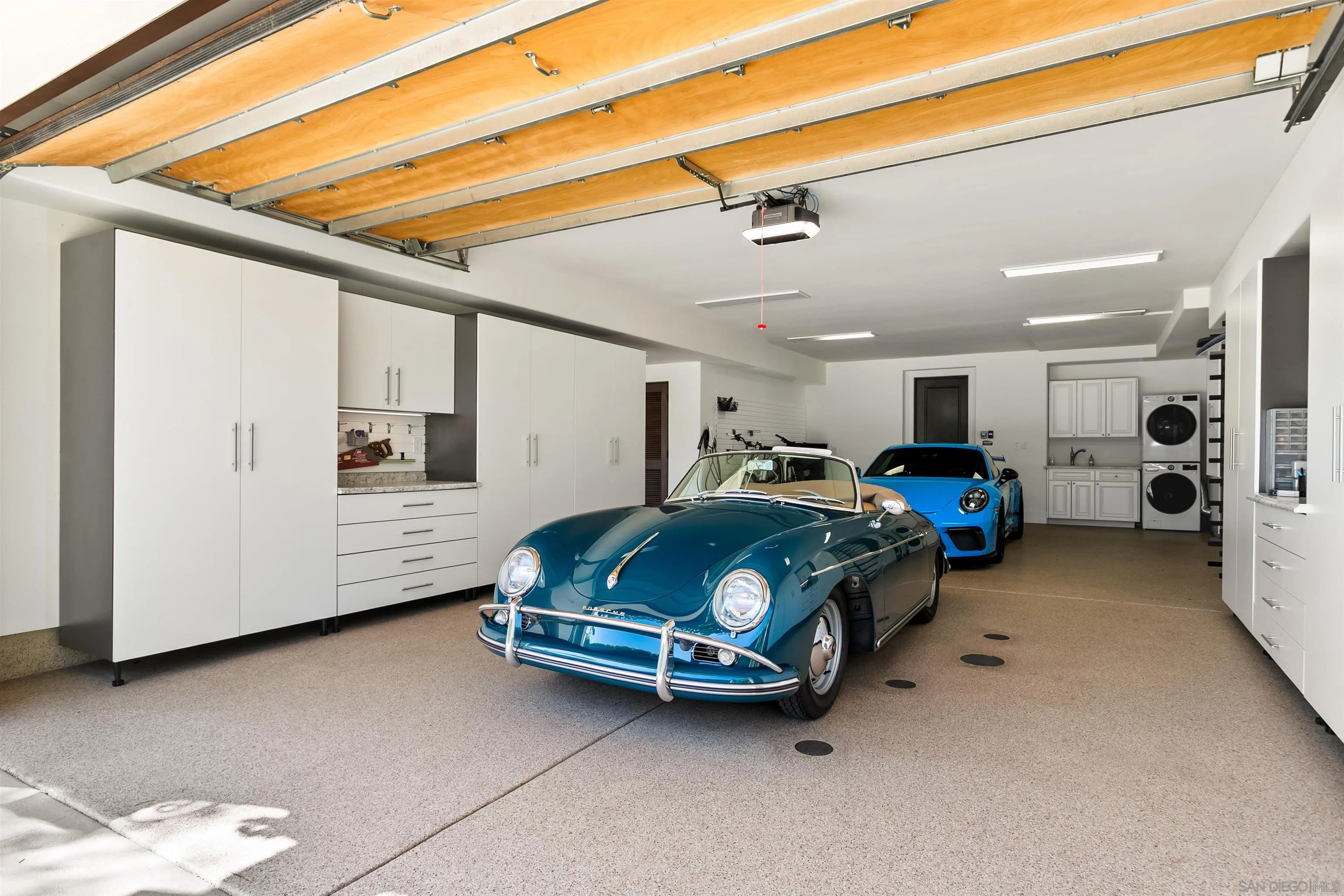 https://cdn.realtyfeed.com/cdn/127/260014391/9b8d746400c1d6d17fbfee806c8c9463.webp