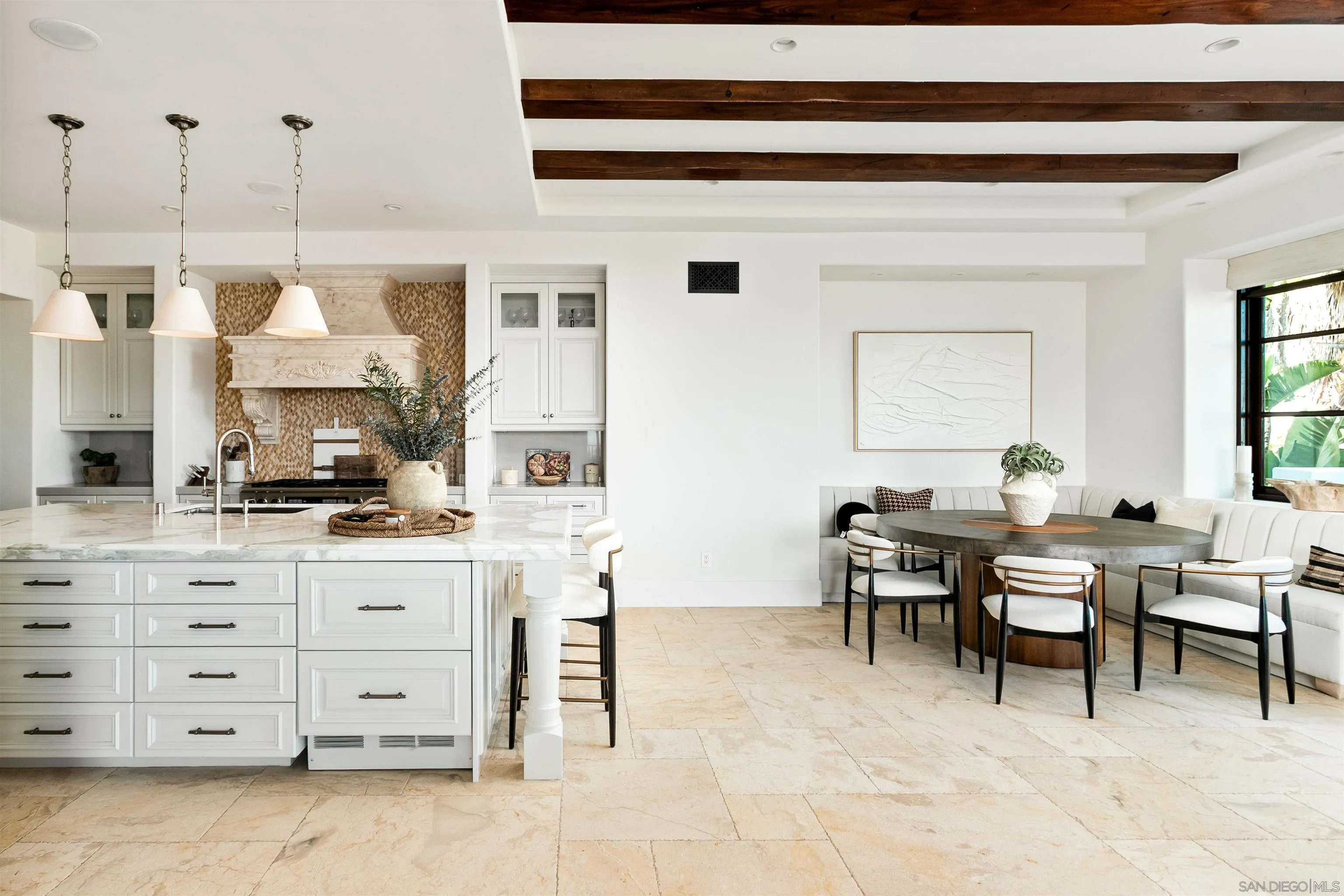 https://cdn.realtyfeed.com/cdn/127/260014391/ec49915c6cd8aea877c0499531dcb584.webp