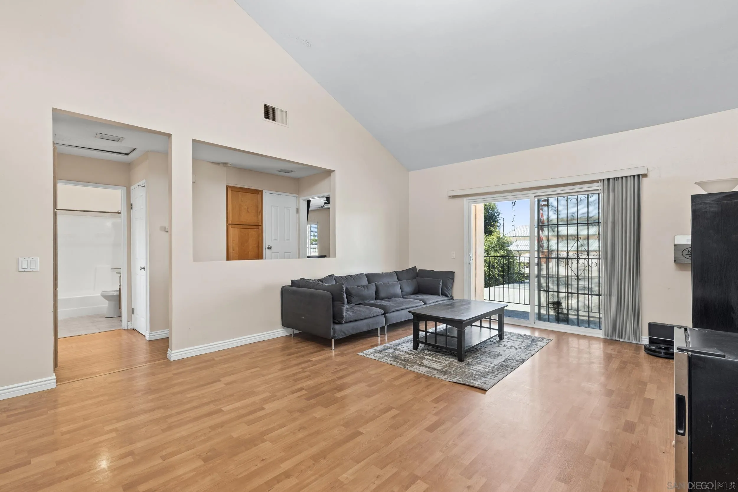 https://cdn.realtyfeed.com/cdn/127/260014392/66264d484f3c0fe6aea551cb51e581e3.webp
