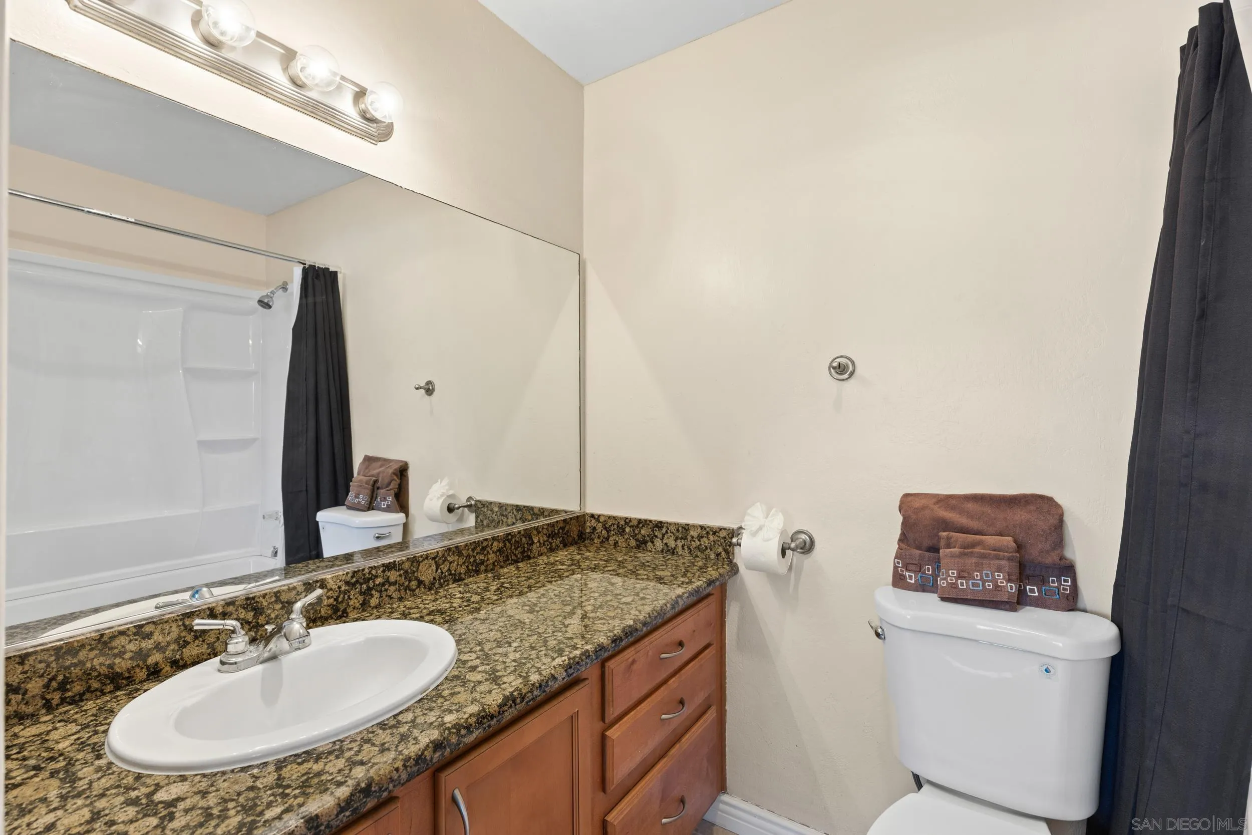 https://cdn.realtyfeed.com/cdn/127/260014392/bf00c78eb2a126b0a4917d85a4a6cefa.webp