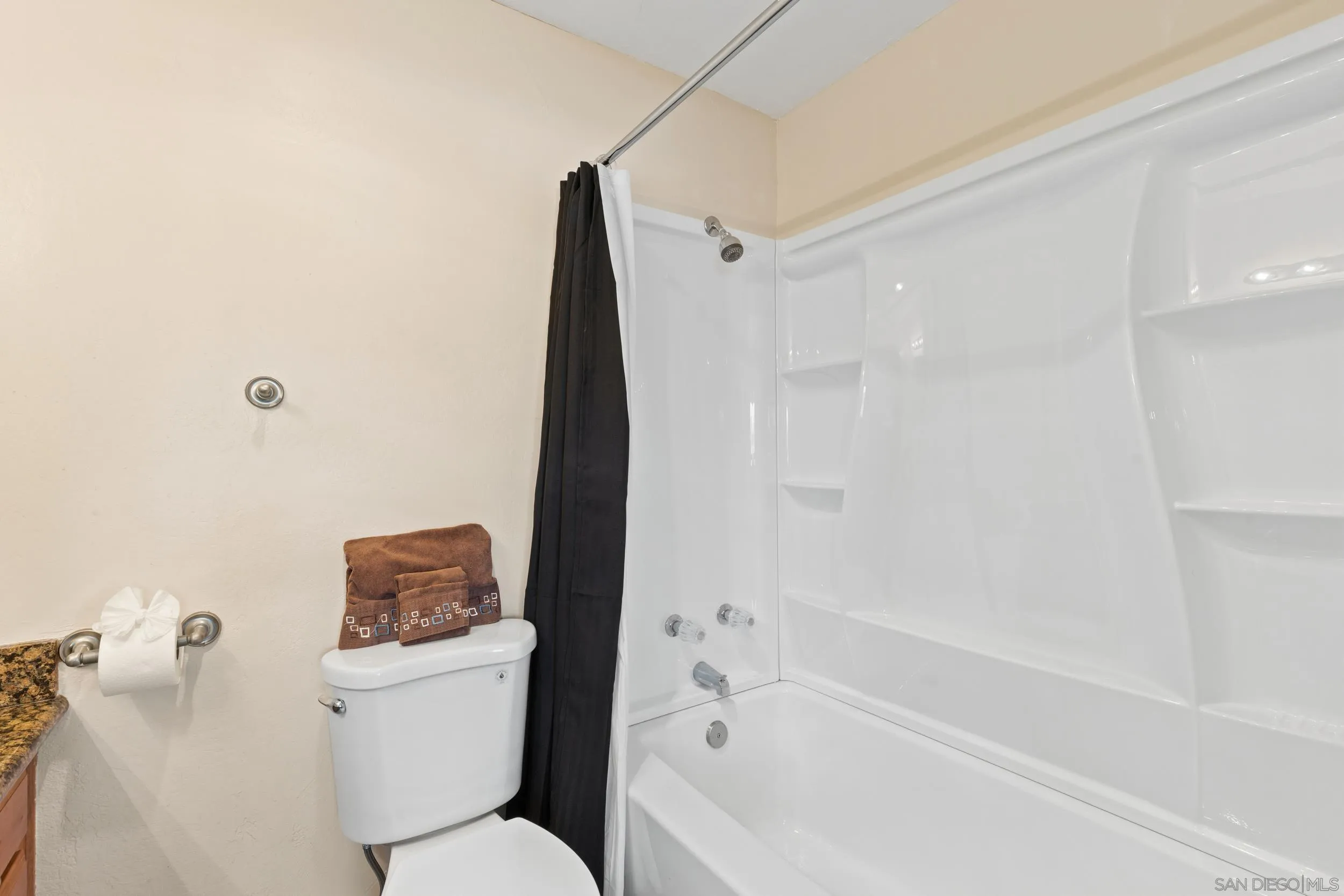 https://cdn.realtyfeed.com/cdn/127/260014392/c065bdbc08260ad862dfff803c818437.webp