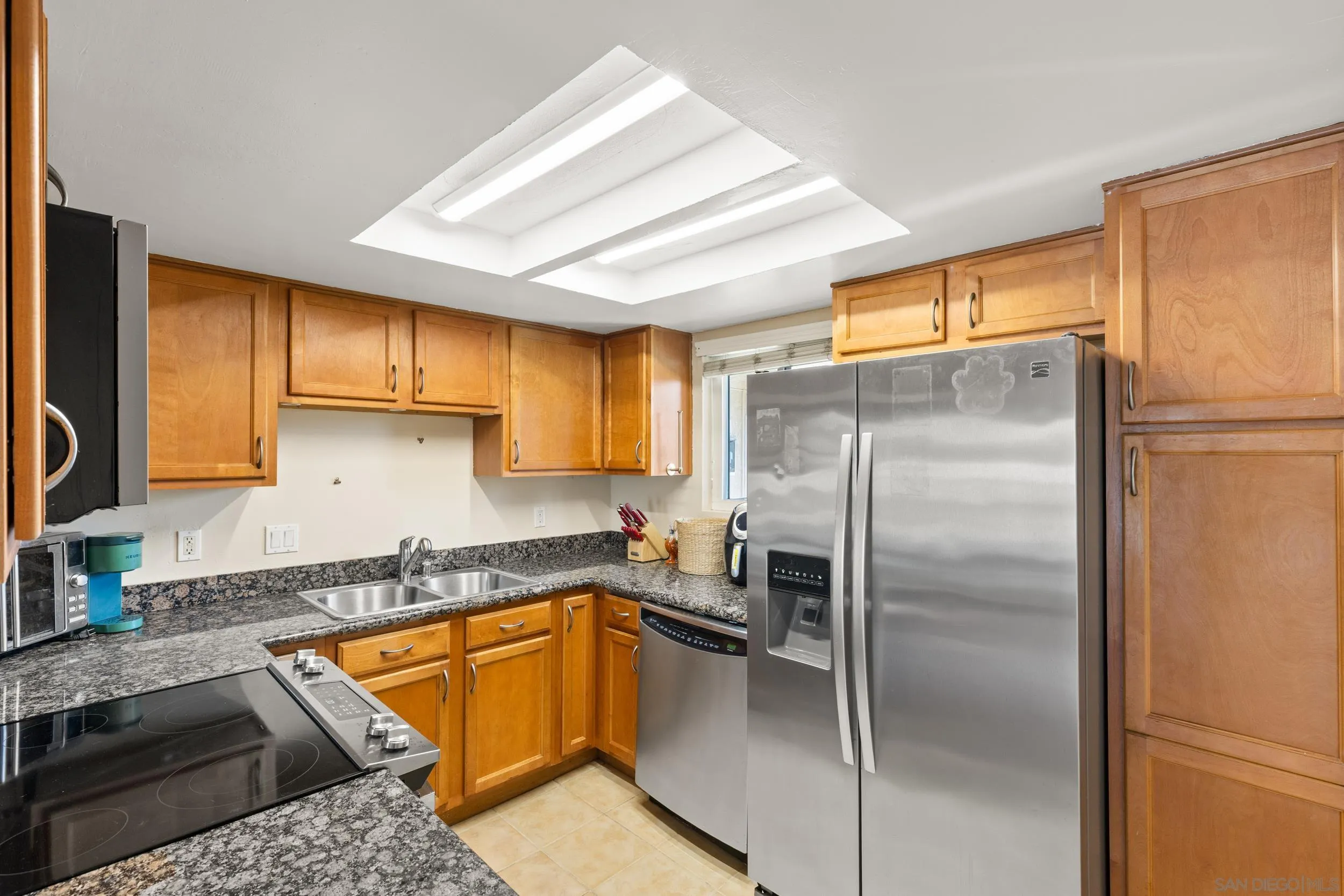 https://cdn.realtyfeed.com/cdn/127/260014392/ef481fc34c8954d3ed854bb20c1e788d.webp