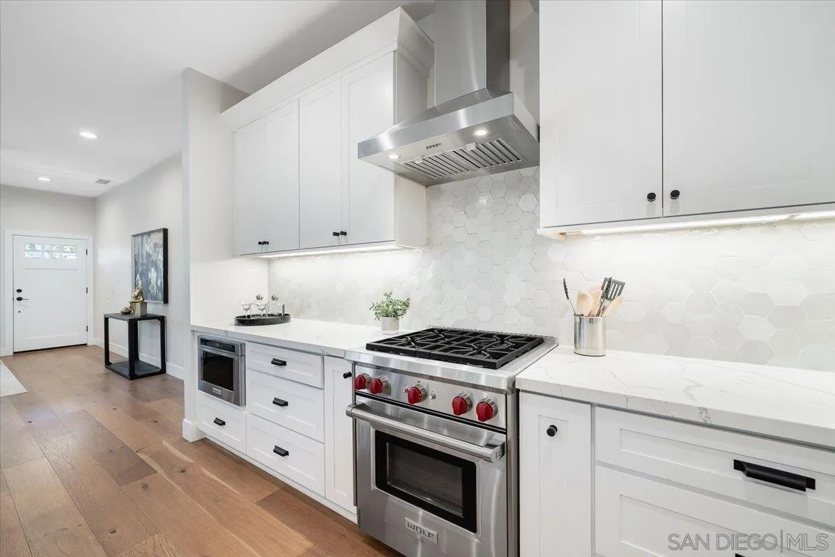 https://cdn.realtyfeed.com/cdn/127/260014400/da55a92e2553d485e4e171c2e0ce4d2e.webp