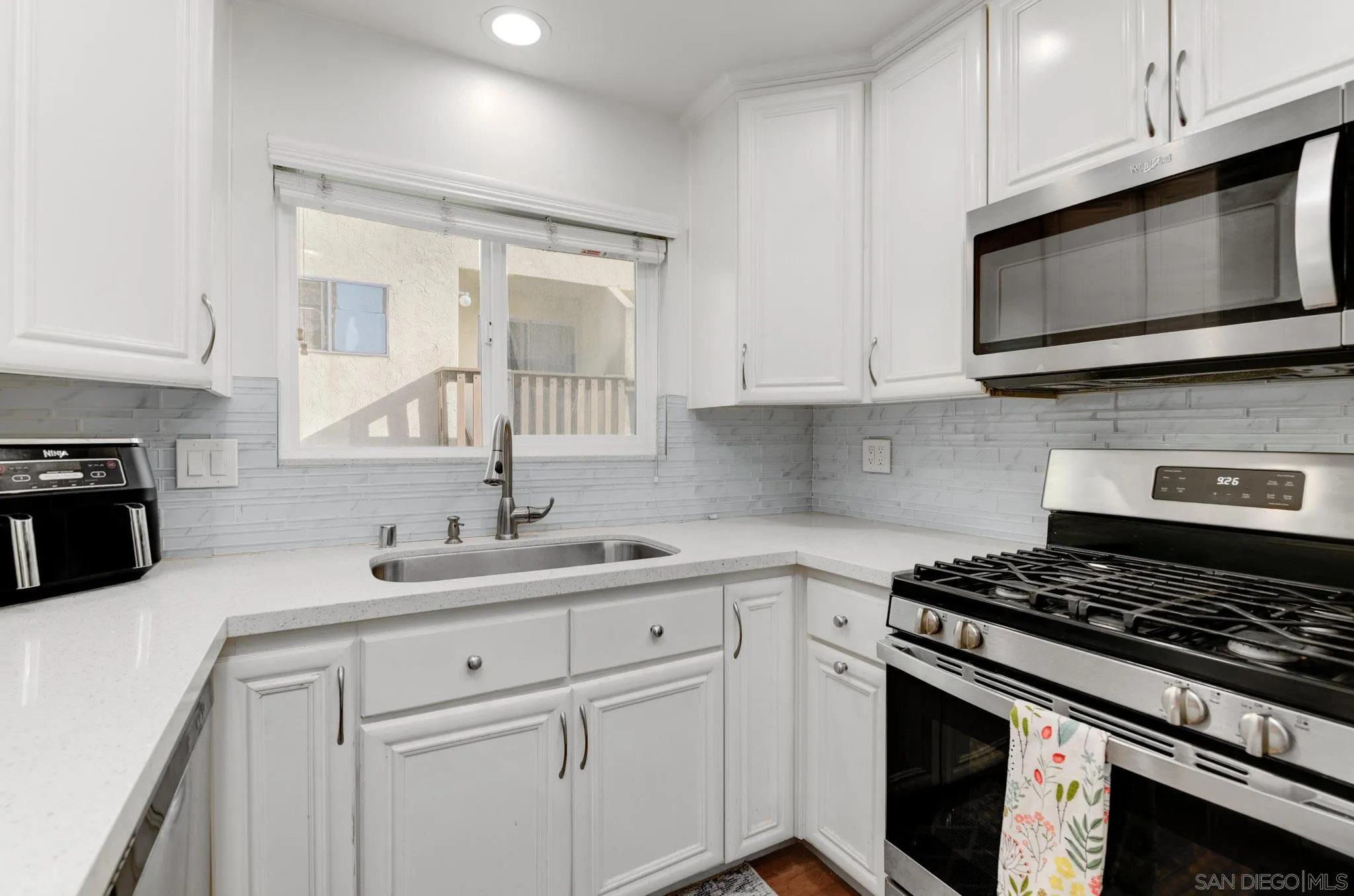 Photo #7: 260014413 Listing: Photo #7
