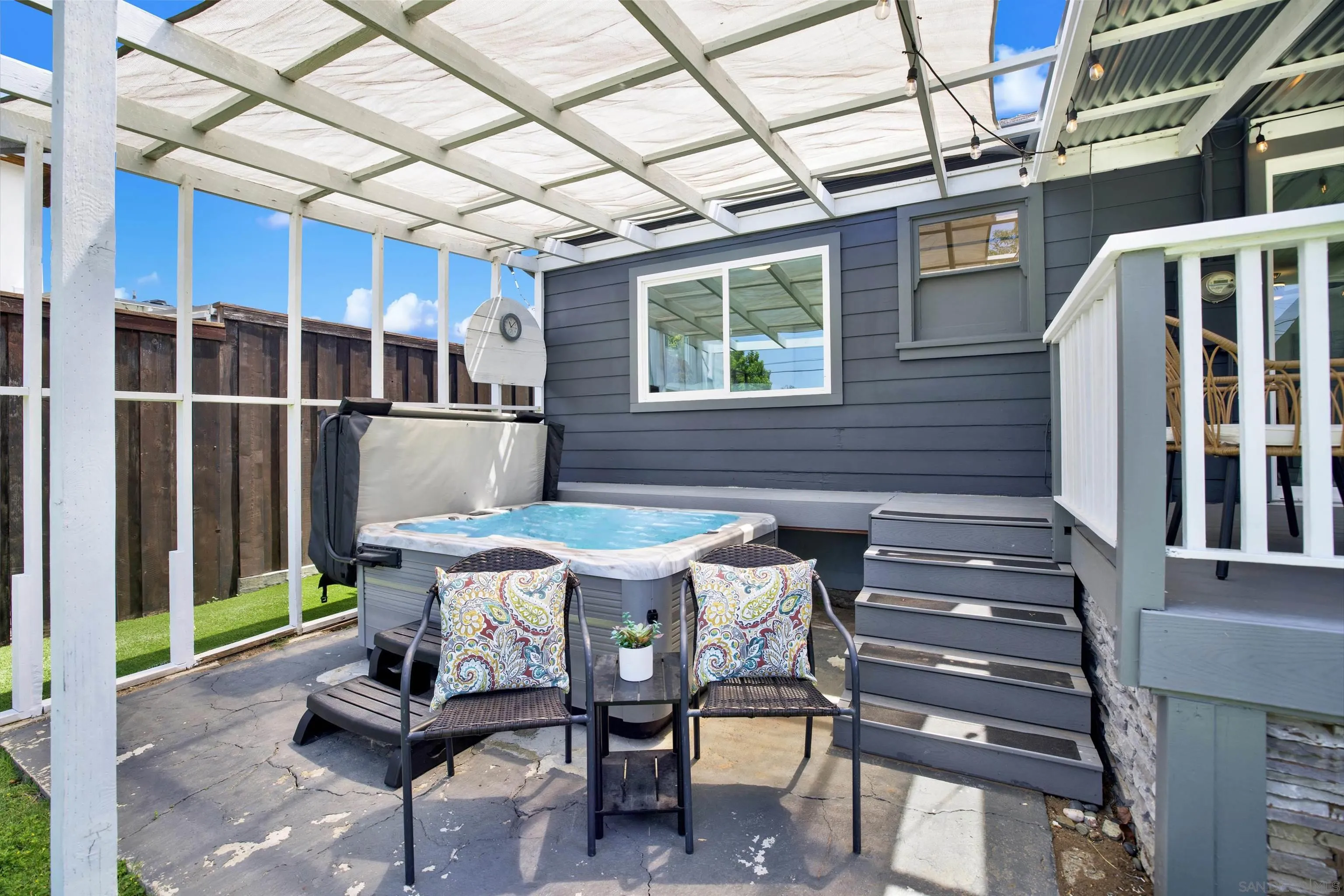 https://cdn.realtyfeed.com/cdn/127/260014414/71fe0fb744bfcaa46ad16e79f5dd555a.webp